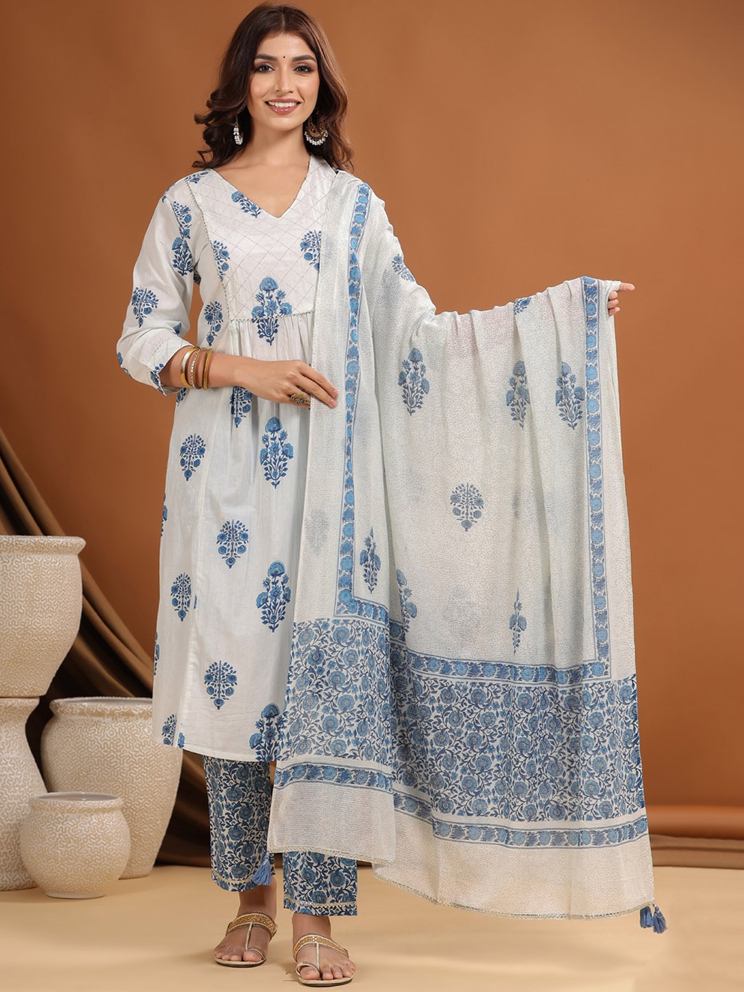 The Kurta Express Floral Printed Regular Pure Cotton Kurta With Trousers & Dupatta, White
The Kurta Express Floral Printed Regular Pure Cotton Kurta With Trousers & Dupatta, White