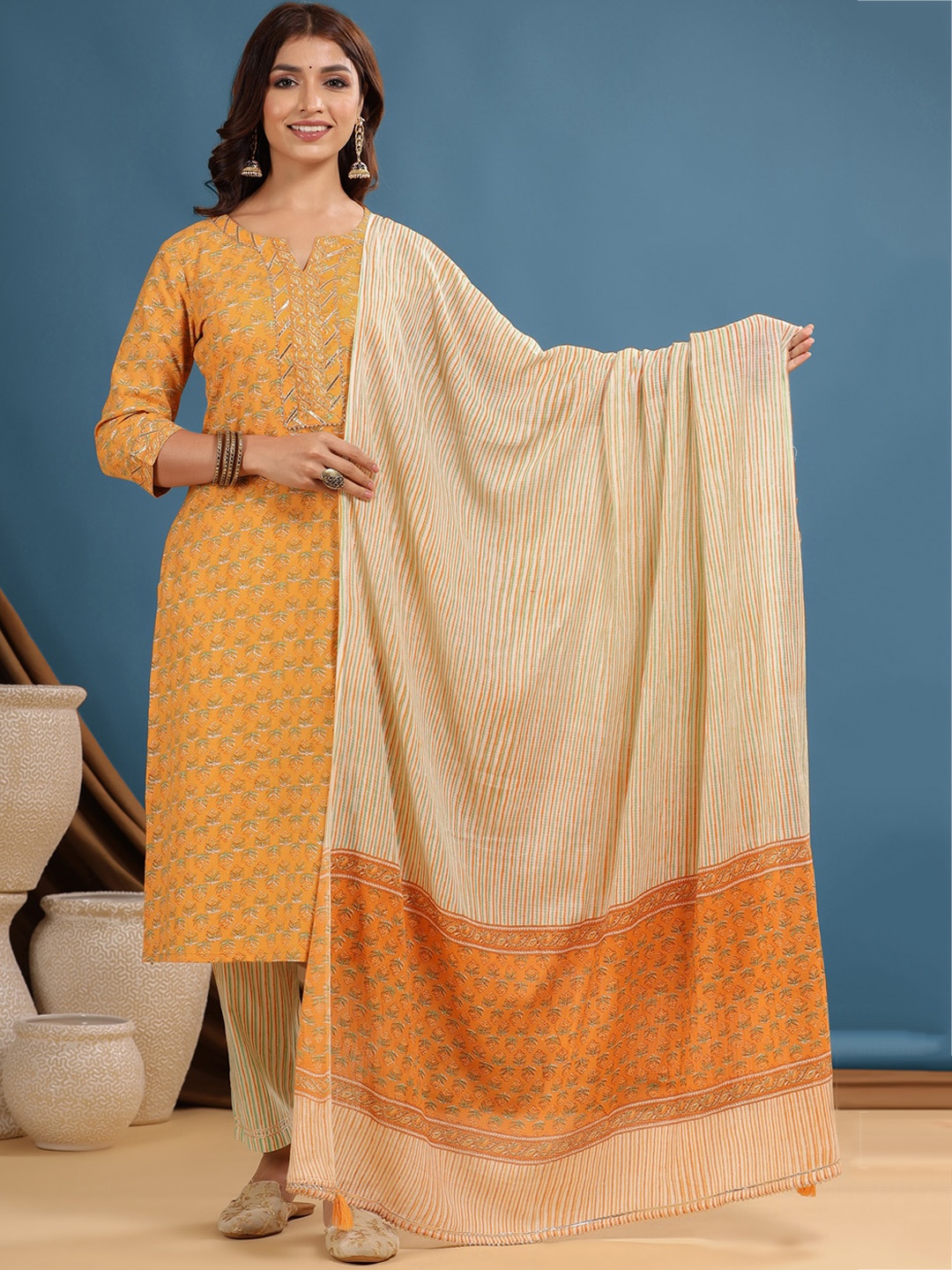 The Kurta Express Floral Printed Pure Cotton Kurta With Trousers & With Dupatta, Yellow
The Kurta Express Floral Printed Pure Cotton Kurta With Trousers & With Dupatta, Yellow