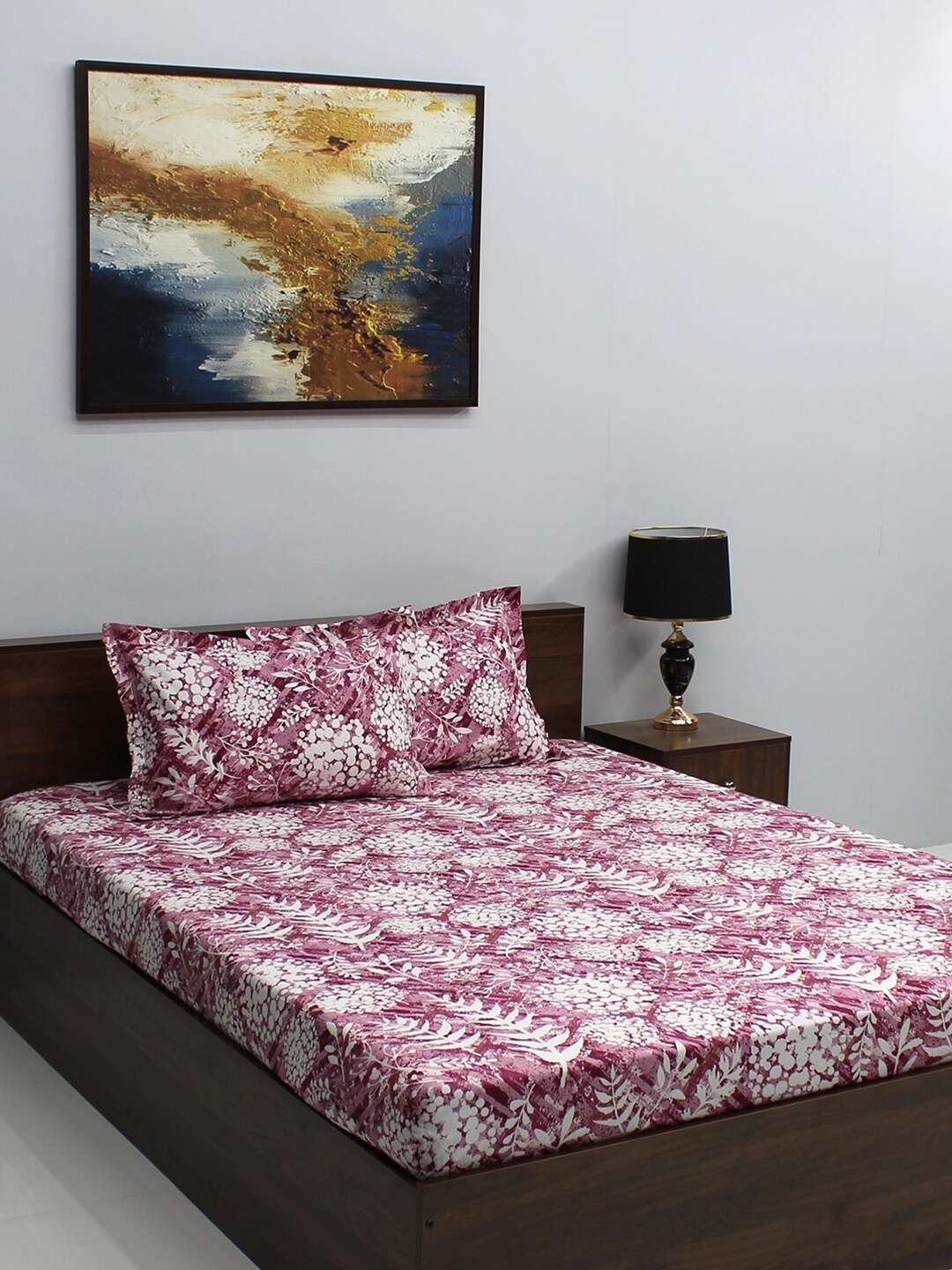 BOMBAY DYEING Epigram Red & White Printed 120 TC Cotton King Bedsheet & 2 Pillow Covers
BOMBAY DYEING Epigram Red & White Printed 120 TC Cotton King Bedsheet & 2 Pillow Covers