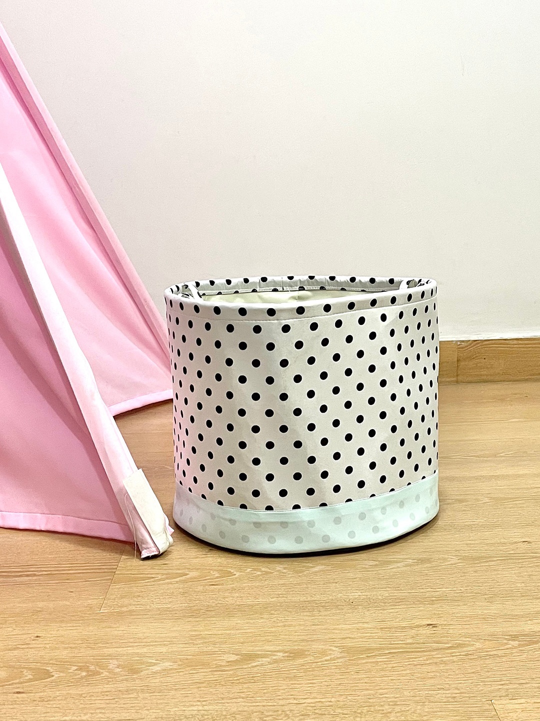 My Gift Booth White & Black Polka Dot Printed Reusable Cotton Multi-Utility Organizer
My Gift Booth White & Black Polka Dot Printed Reusable Cotton Multi-Utility Organizer
