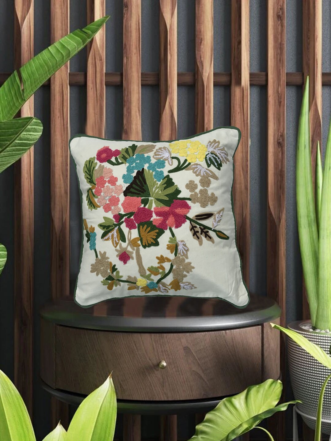SHADES of LIFE White & Green 2 Pieces Floral Embroidered Cotton Square Cushion Covers
SHADES of LIFE White & Green 2 Pieces Floral Embroidered Cotton Square Cushion Covers