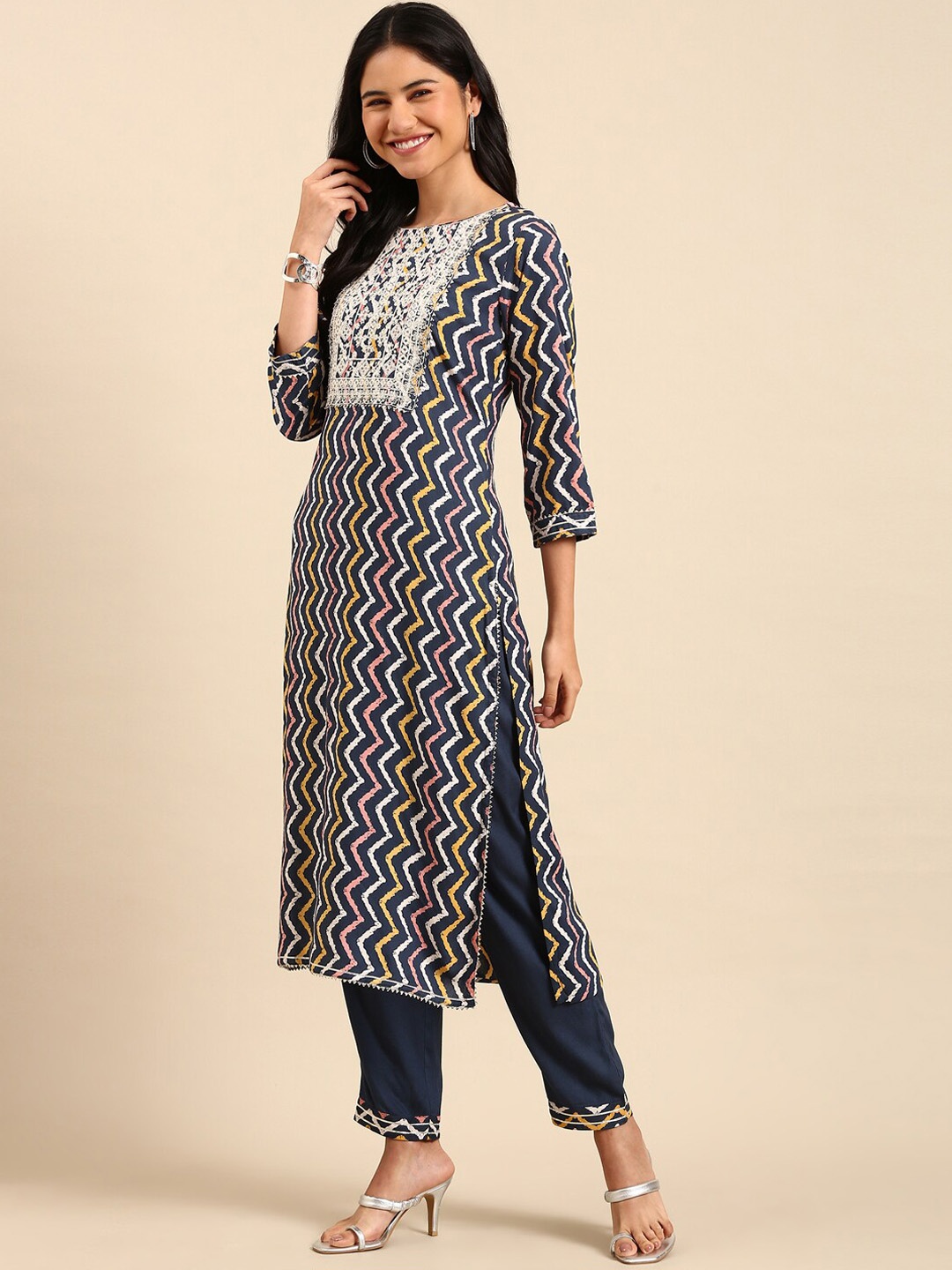 SHOWOFF Chevron Printed Thread Work Sequinned Kurta with Trousers & Dupatta, Navy blue
SHOWOFF Chevron Printed Thread Work Sequinned Kurta with Trousers & Dupatta, Navy blue
