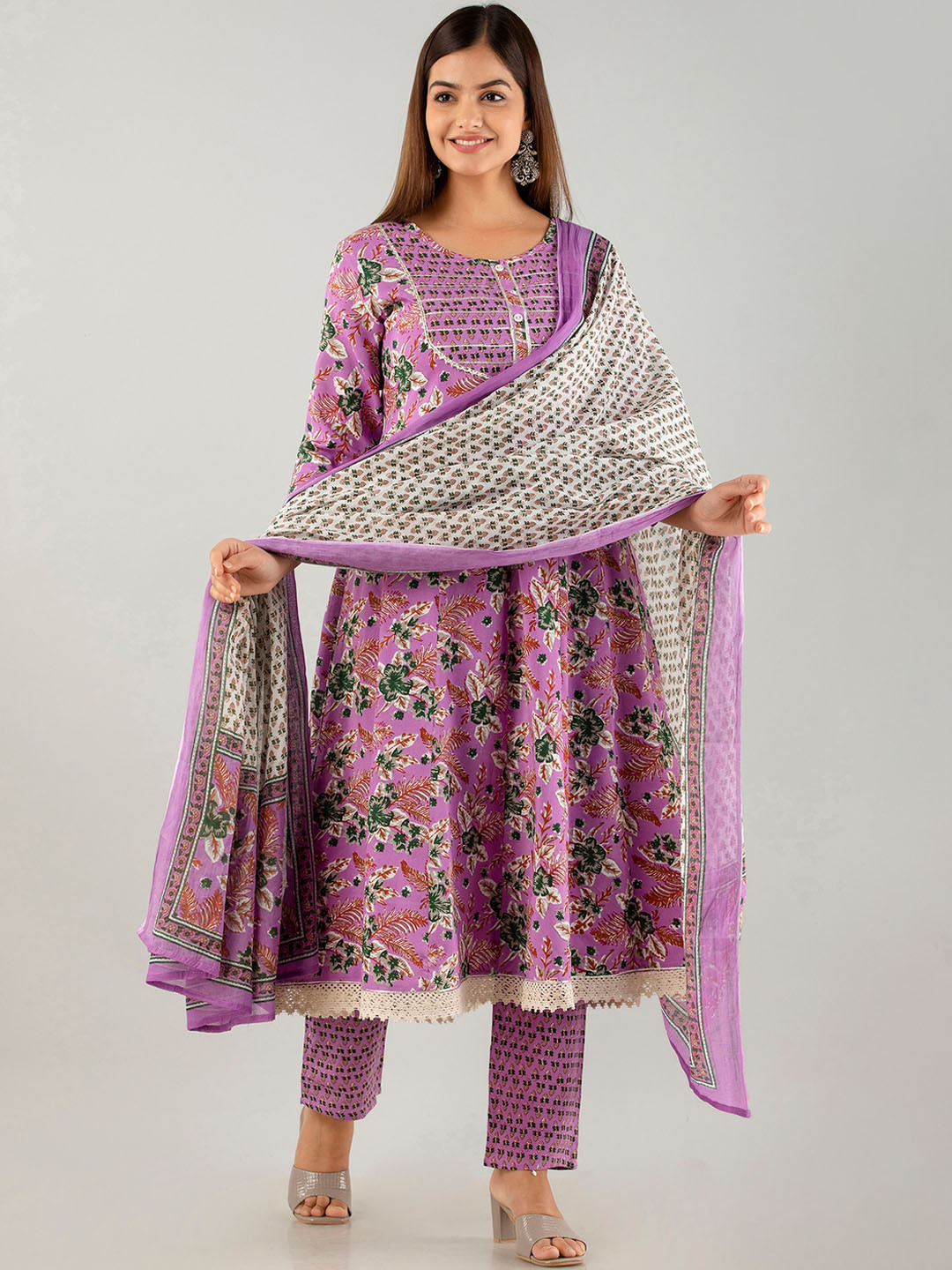 OMASK Floral Printed Gotta Patti Anarkali Kurta with Trousers & Dupatta, Purple
OMASK Floral Printed Gotta Patti Anarkali Kurta with Trousers & Dupatta, Purple