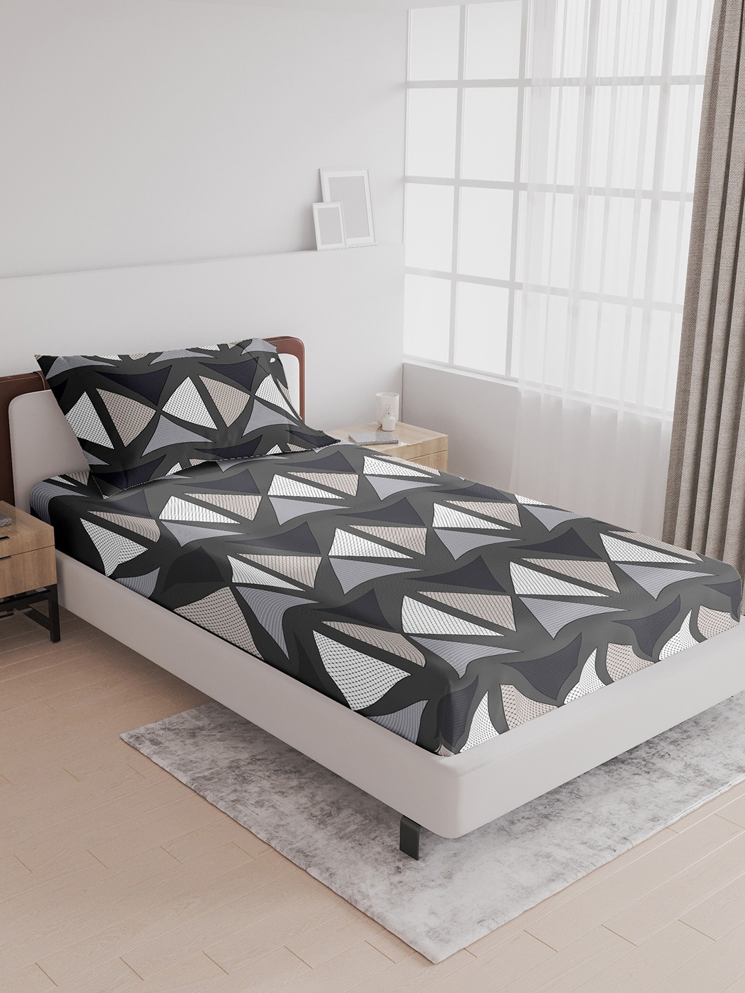 LABHAM Crystal White & Grey Geometric Printed 140 TC Cotton Single Bedsheet & Pillow Cover
LABHAM Crystal White & Grey Geometric Printed 140 TC Cotton Single Bedsheet & Pillow Cover