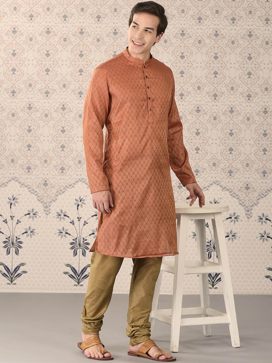 Ode by House of Pataudi Red & Olive Green Ethnic Woven Design Kurta with Churidar
Ode by House of Pataudi Red & Olive Green Ethnic Woven Design Kurta with Churidar