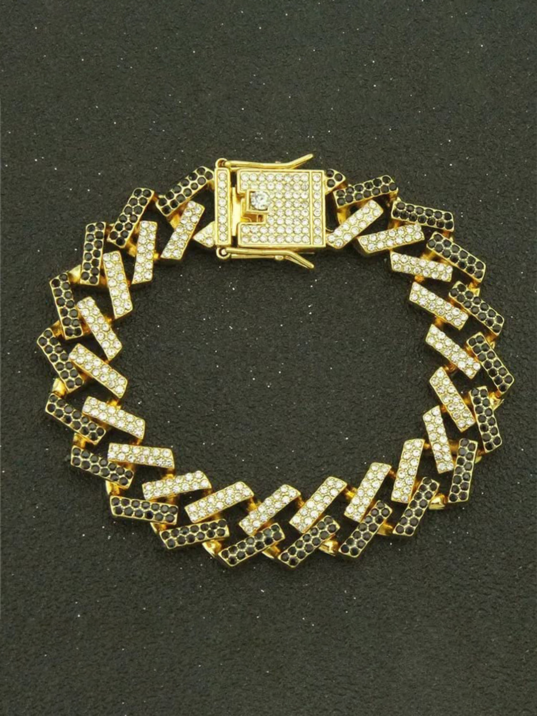 VIEN Gold-Plated Cubic Zirconia Link Bracelet
VIEN Gold-Plated Cubic Zirconia Link Bracelet
