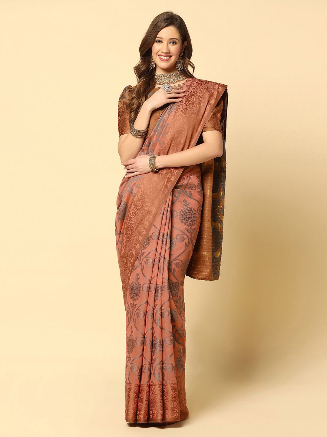 Satrani Peach-Coloured & Grey Ethnic Motif Woven Design Zari Silk Cotton Banarasi Saree
Satrani Peach-Coloured & Grey Ethnic Motif Woven Design Zari Silk Cotton Banarasi Saree