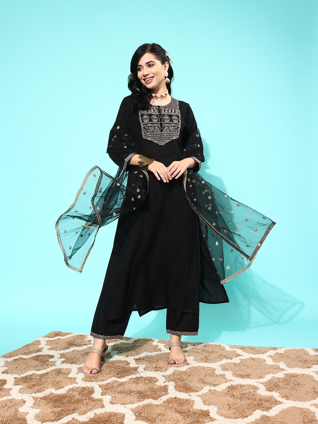Nayo Women Black Embroidered Regular Thread Work Kurta with Palazzos & With Dupatta
Nayo Women Black Embroidered Regular Thread Work Kurta with Palazzos & With Dupatta