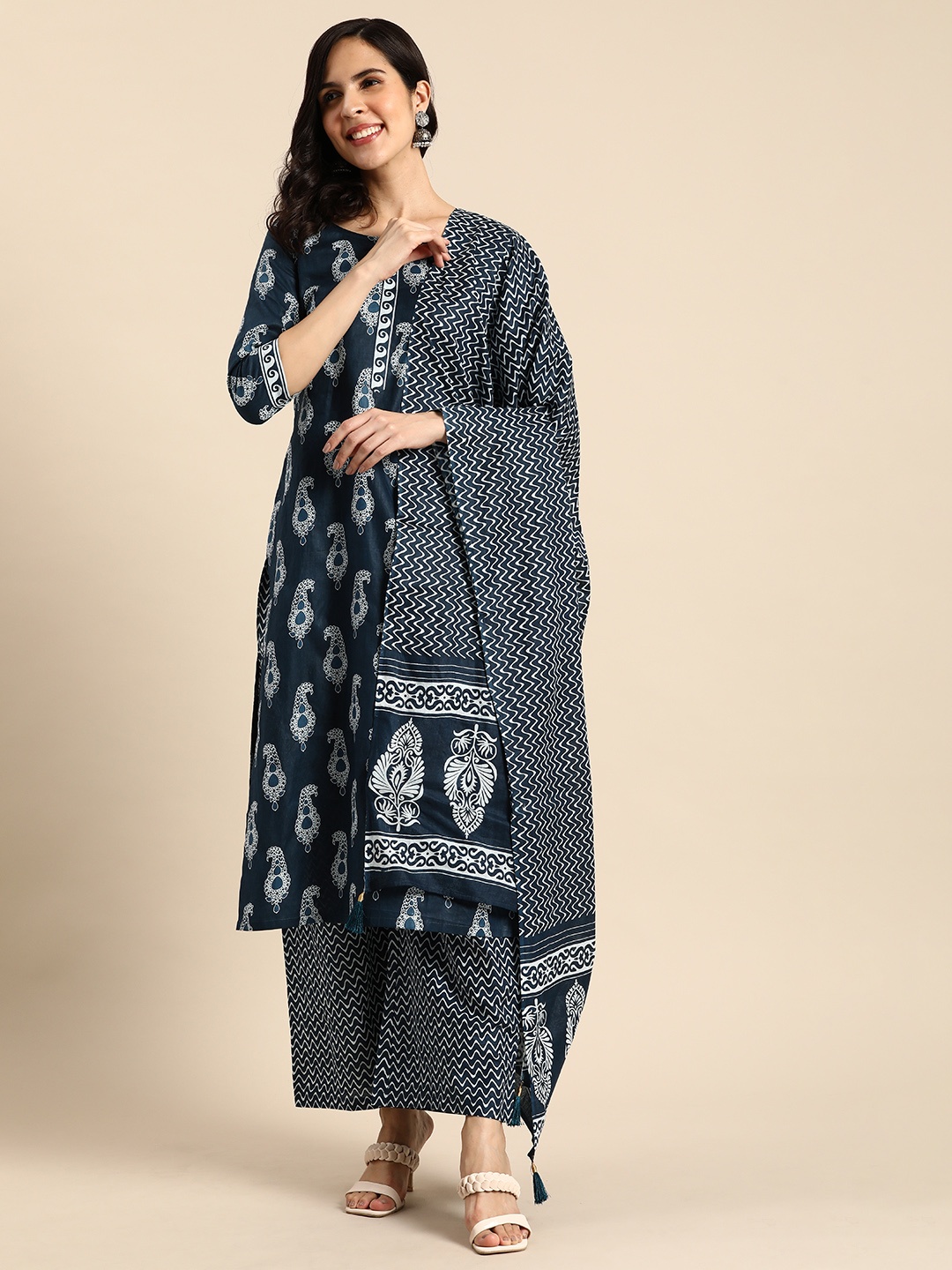 Anouk Women Ethnic Motifs Printed Pure Cotton Kurta with Palazzos & Dupatta, Navy blue
Anouk Women Ethnic Motifs Printed Pure Cotton Kurta with Palazzos & Dupatta, Navy blue