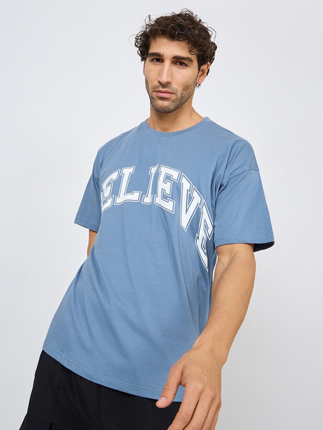Styli Men Believer Typography Print Drop- Shoulder Sleeves Knitted Oversized T-Shirt, Blue
Styli Men Believer Typography Print Drop- Shoulder Sleeves Knitted Oversized T-Shirt, Blue