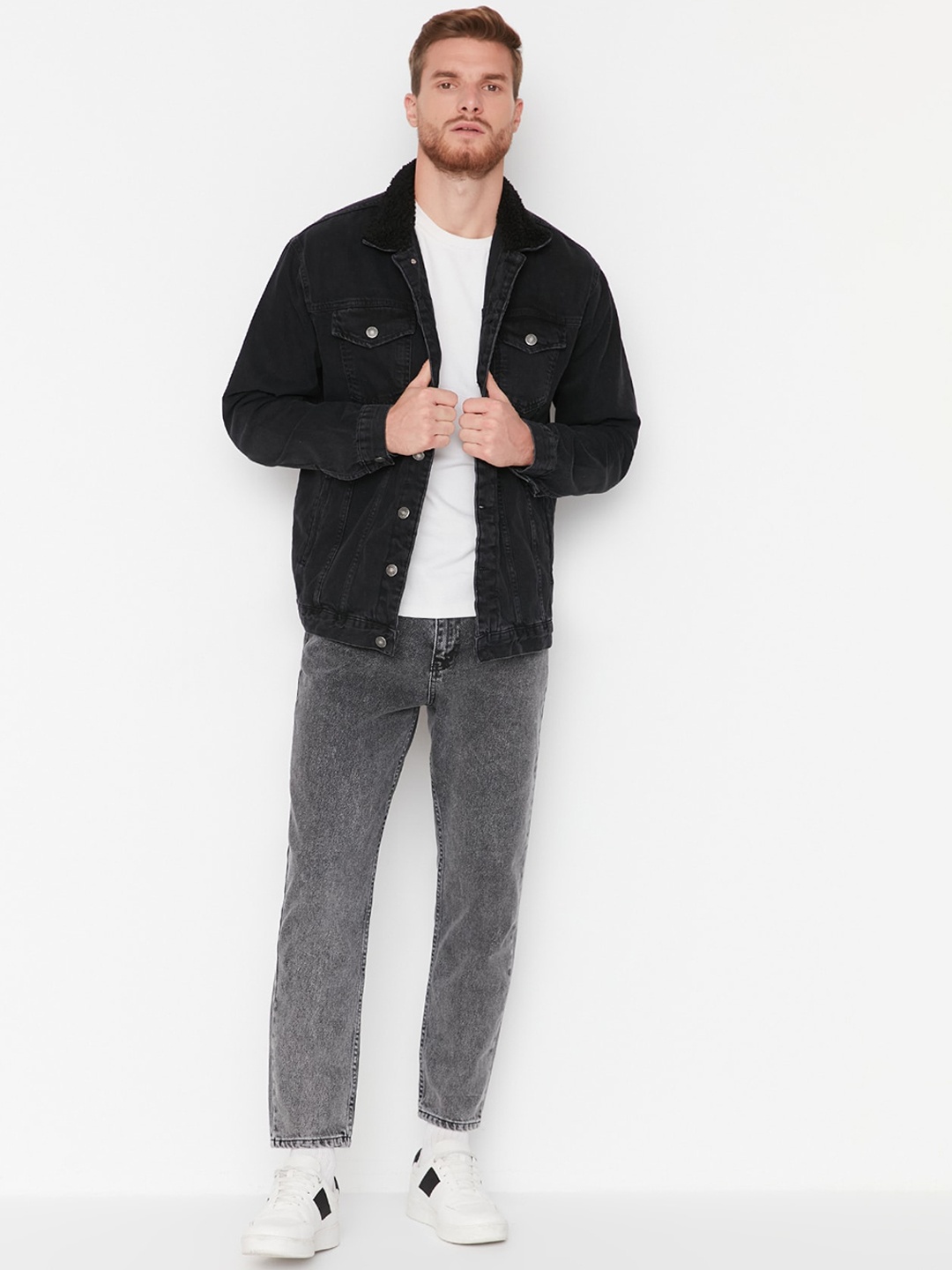 Trendyol Men Mid-Rise Heavy Fade Jeans, Grey