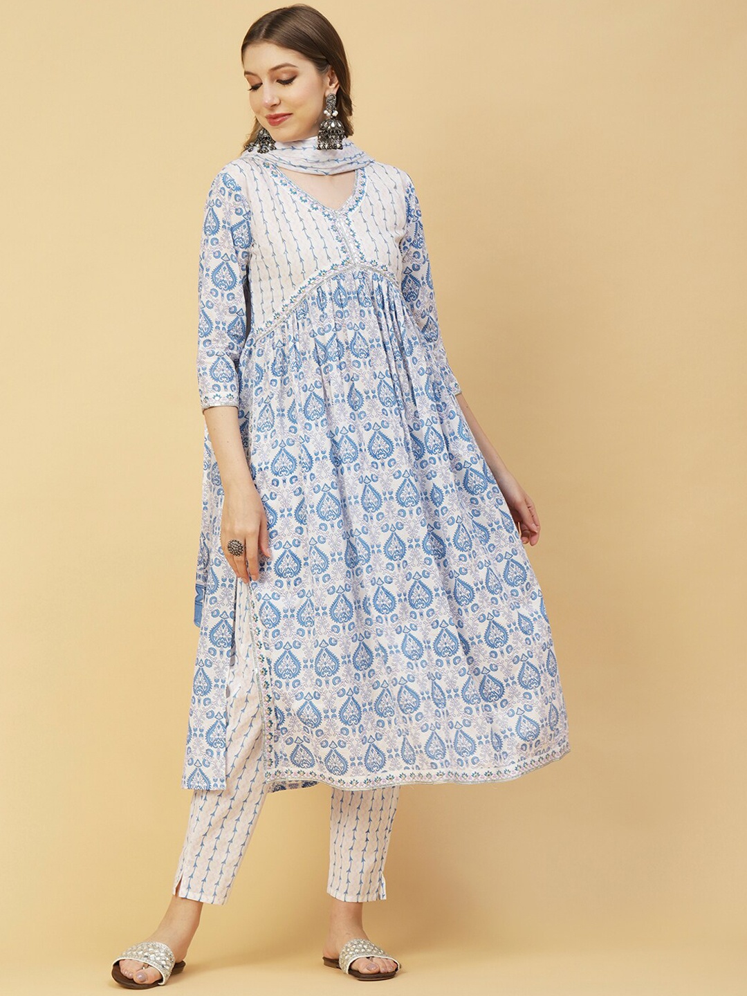 FASHOR Blue & Off White Printed Zari Mirror Work Pure Cotton Kurta with Trousers & Dupatta
FASHOR Blue & Off White Printed Zari Mirror Work Pure Cotton Kurta with Trousers & Dupatta