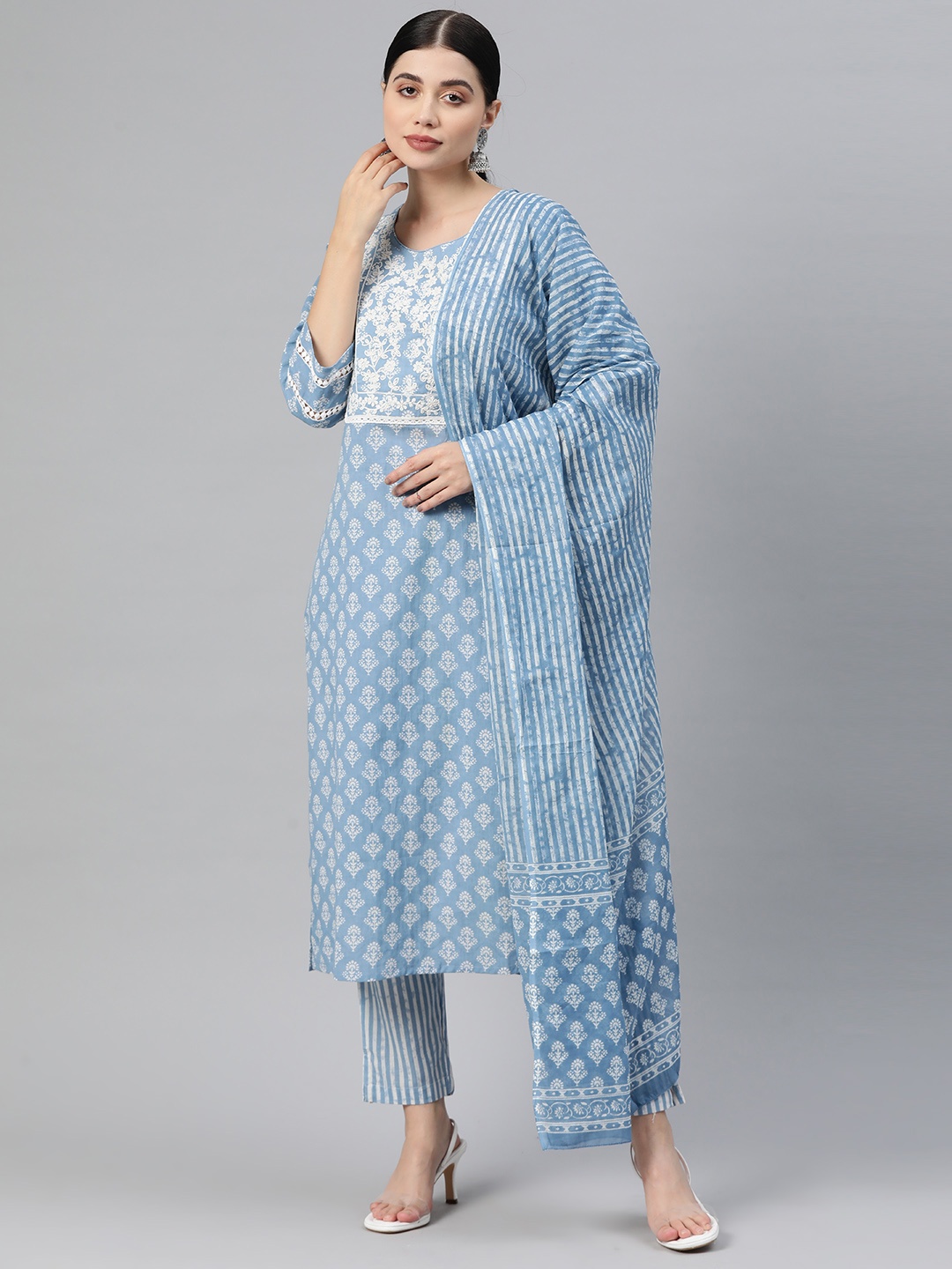 Readiprint Floral Printed Thread Work Pure Cotton Kurta With Trousers & Dupatta, Blue
Readiprint Floral Printed Thread Work Pure Cotton Kurta With Trousers & Dupatta, Blue