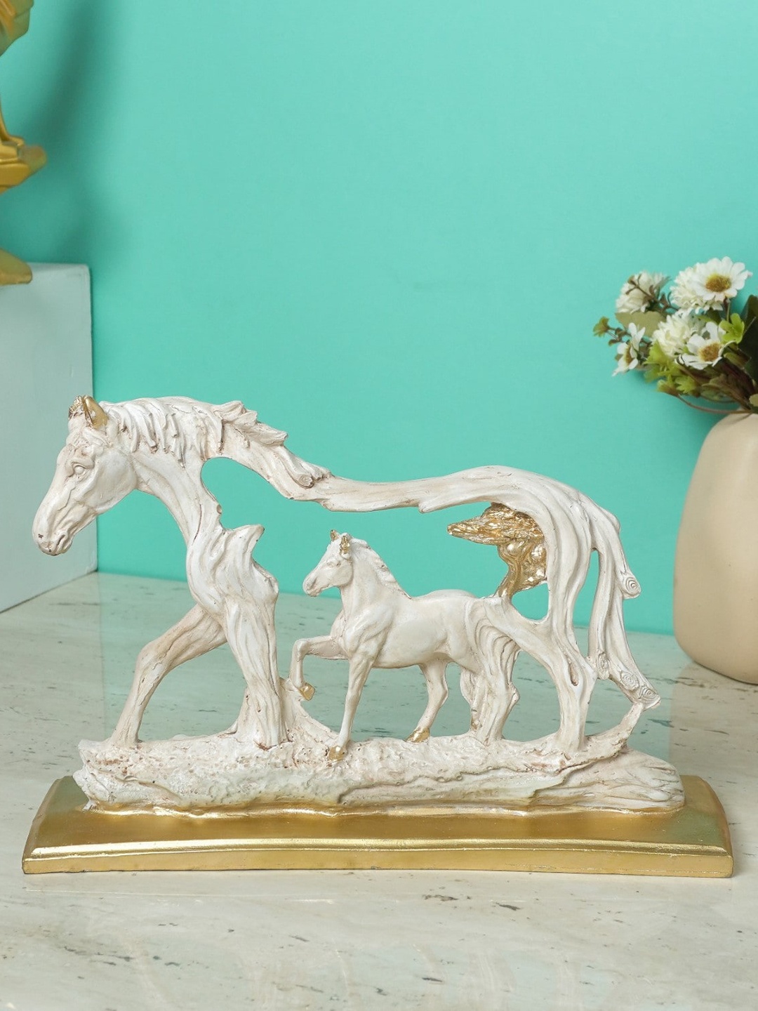 The Decor Mart White & Gold Toned Horse Statue With Baby Horse Animal Figurine Showpiece
The Decor Mart White & Gold Toned Horse Statue With Baby Horse Animal Figurine Showpiece