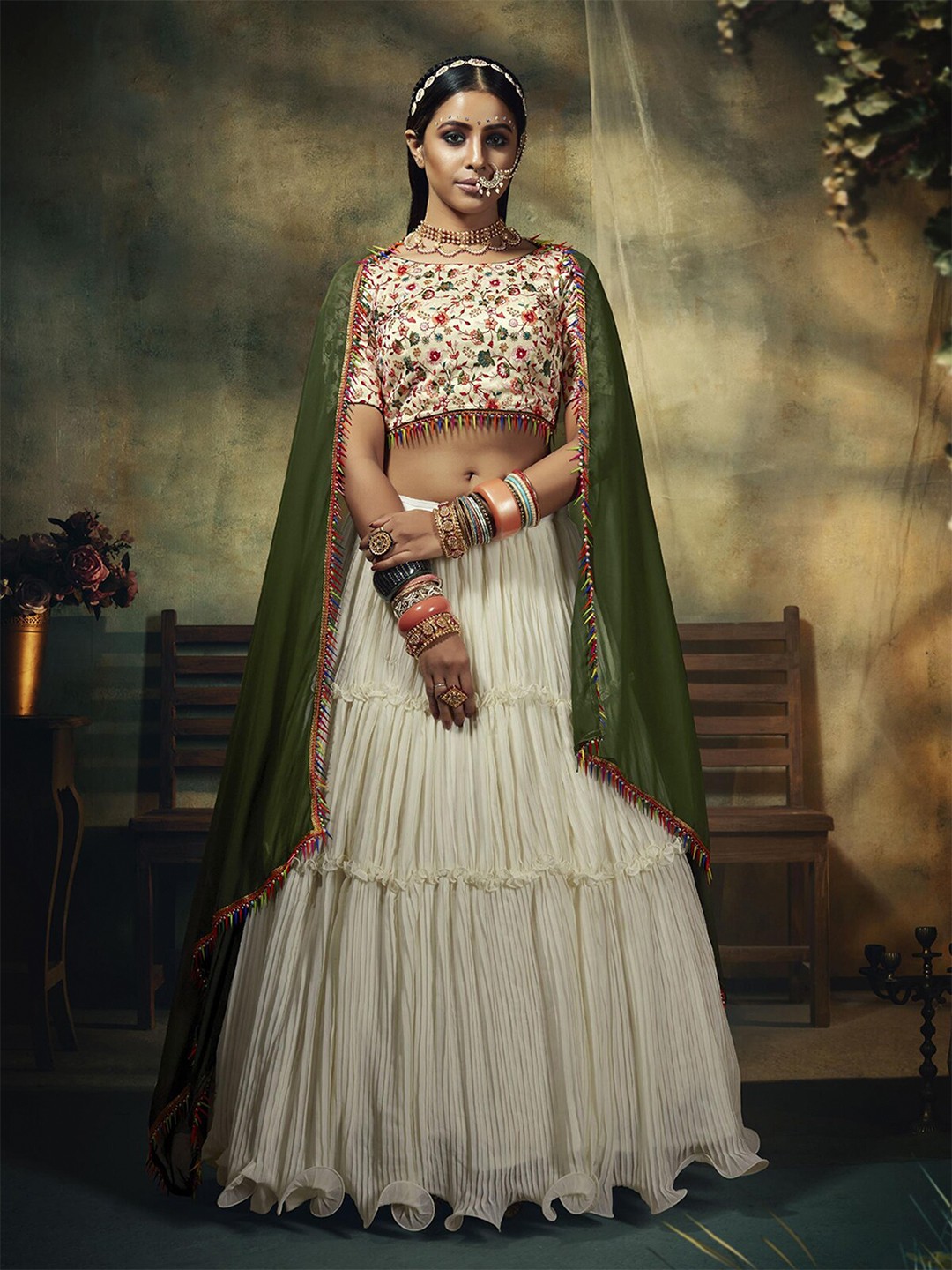 ODETTE Embroidered Thread Work Semi-Stitched Lehenga & Unstitched Blouse With Dupatta, Off white
ODETTE Embroidered Thread Work Semi-Stitched Lehenga & Unstitched Blouse With Dupatta, Off white