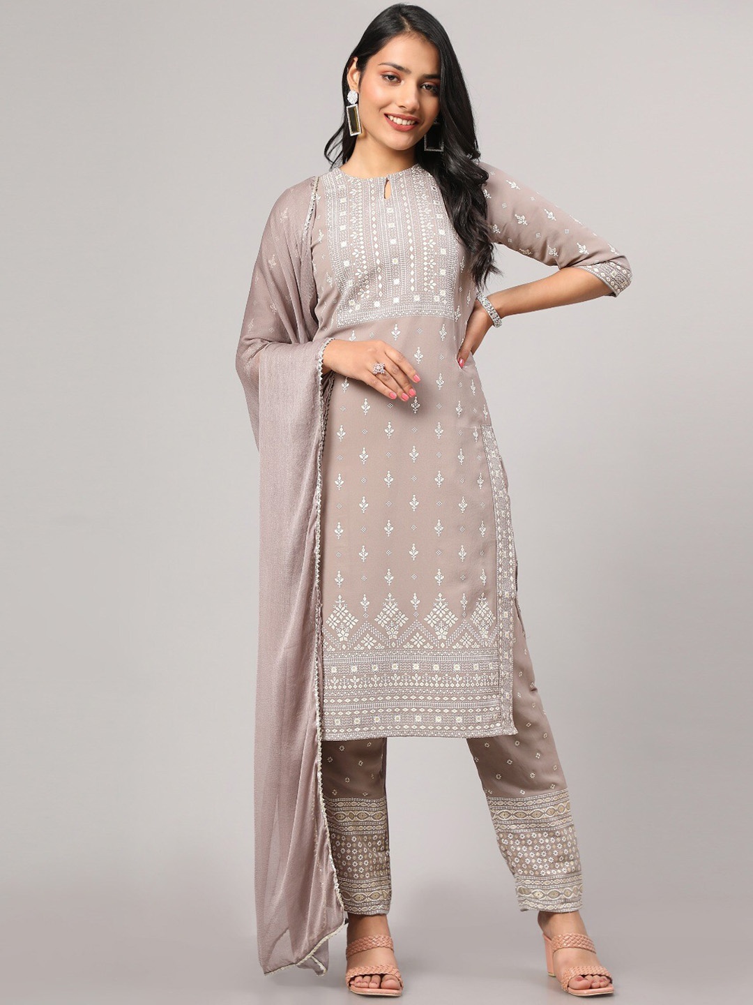 V TRADITION Keyhole Neck Ethnic Motifs Printed Kurta with Trousers & With Dupatta, Grey
V TRADITION Keyhole Neck Ethnic Motifs Printed Kurta with Trousers & With Dupatta, Grey