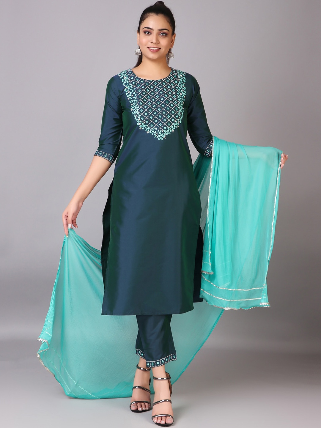 V TRADITION Floral Embroidered Mirror Work Regular Kurta With Palazzo & With Dupatta, Blue
V TRADITION Floral Embroidered Mirror Work Regular Kurta With Palazzo & With Dupatta, Blue