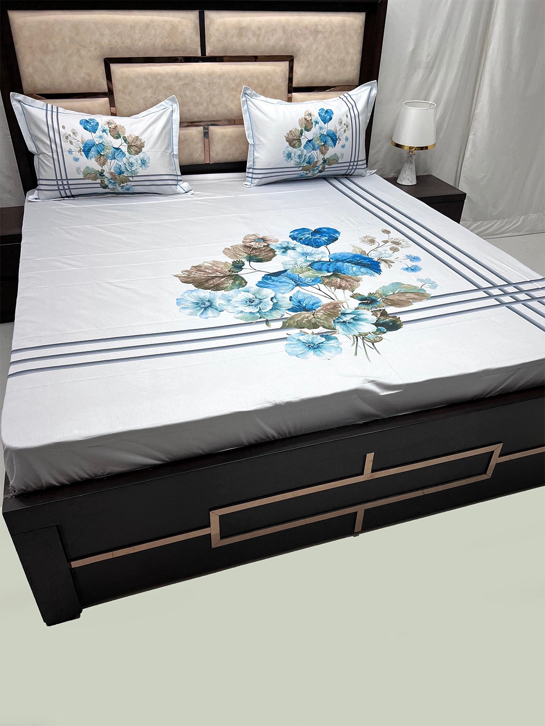 Pure Decor Majestic Blue & White Floral Cotton 500 TC King Bedsheet With 2 Pillow Covers
Pure Decor Majestic Blue & White Floral Cotton 500 TC King Bedsheet With 2 Pillow Covers