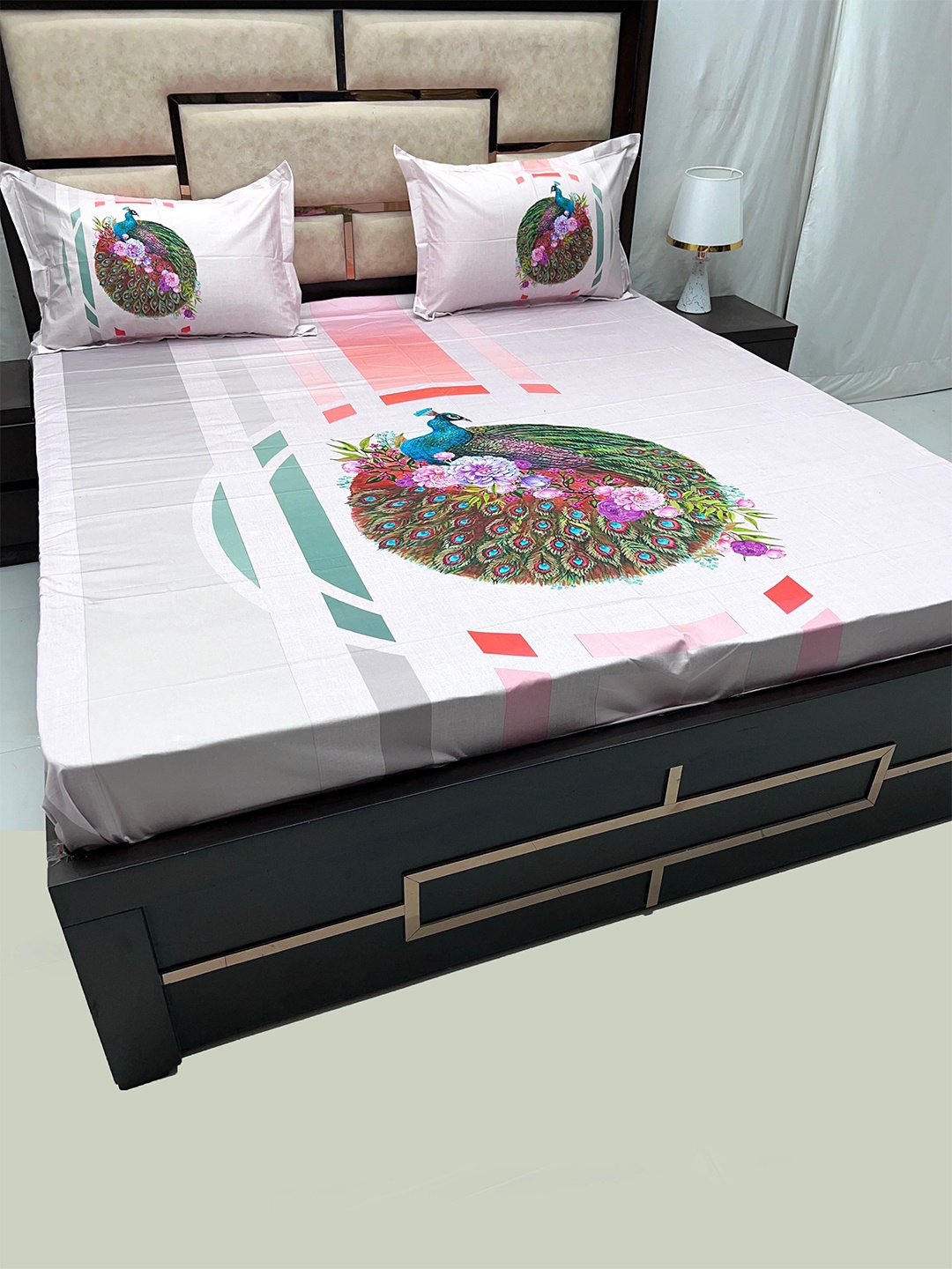 Pure Decor Majestic White Ethnic Motifs Cotton 500 TC King Bedsheet With 2 Pillow Covers
Pure Decor Majestic White Ethnic Motifs Cotton 500 TC King Bedsheet With 2 Pillow Covers