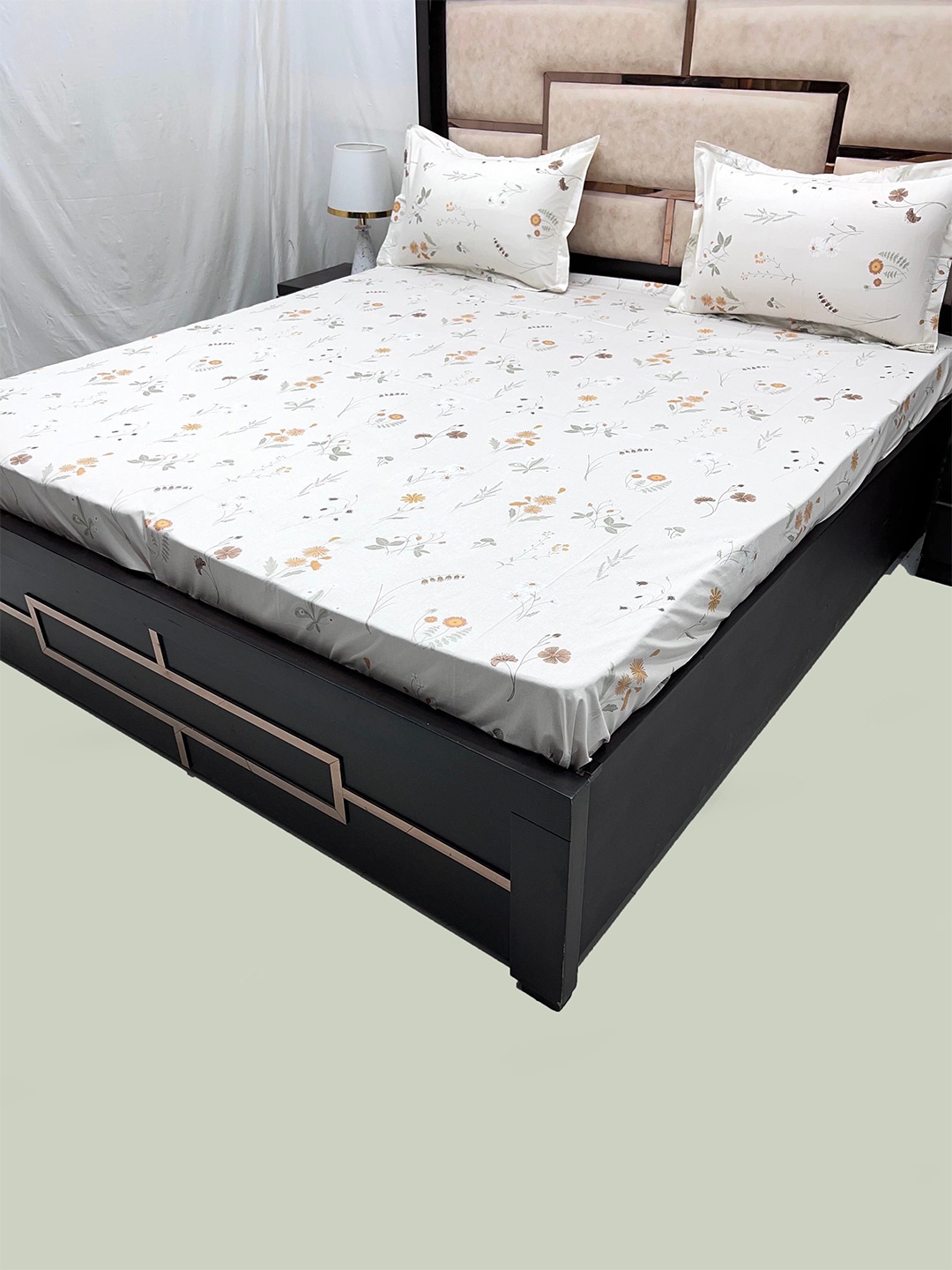 Pure Decor Velar Fur Sib Grey Floral Cotton 400 TC King Bedsheet With 2 Pillow Covers
Pure Decor Velar Fur Sib Grey Floral Cotton 400 TC King Bedsheet With 2 Pillow Covers