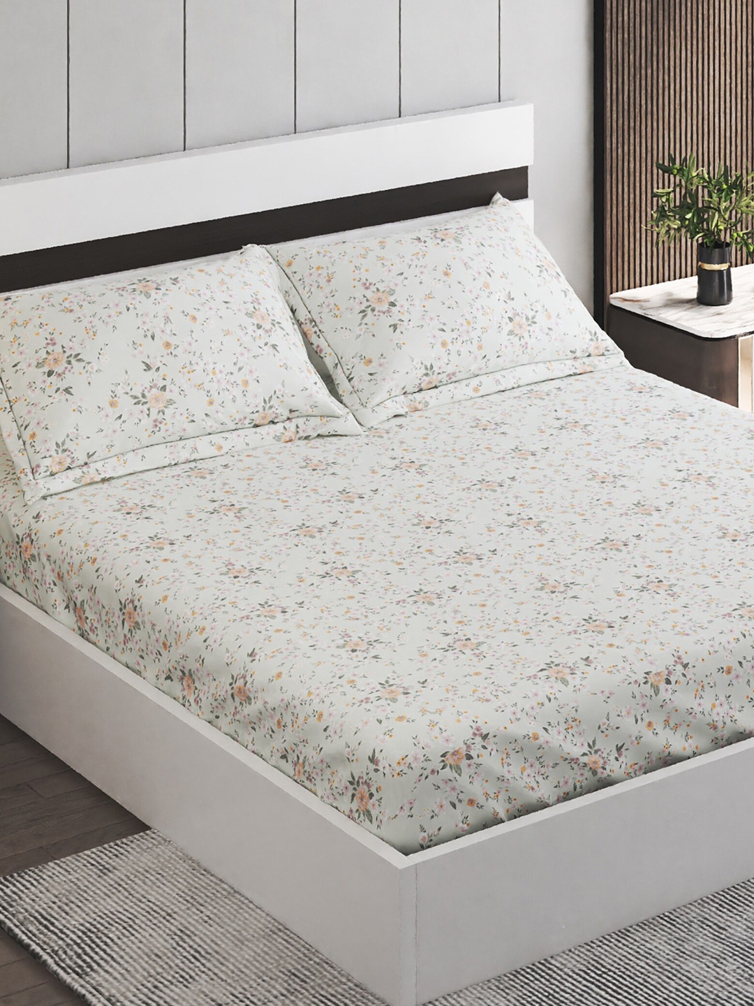Home Centre Grandeur Grey Floral 200 TC Cotton Fitted King Bedsheet With 2 Pillow Covers
Home Centre Grandeur Grey Floral 200 TC Cotton Fitted King Bedsheet With 2 Pillow Covers