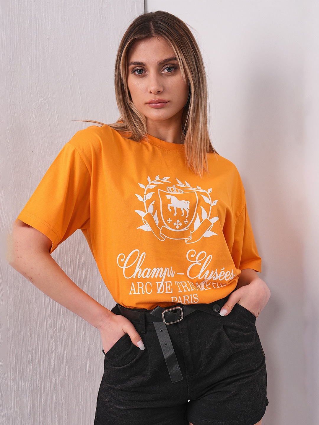 PRET A TUER Champ Elysees Printed Drop-Shoulder Sleeves Oversized Pure Cotton T-shirt, Orange
PRET A TUER Champ Elysees Printed Drop-Shoulder Sleeves Oversized Pure Cotton T-shirt, Orange