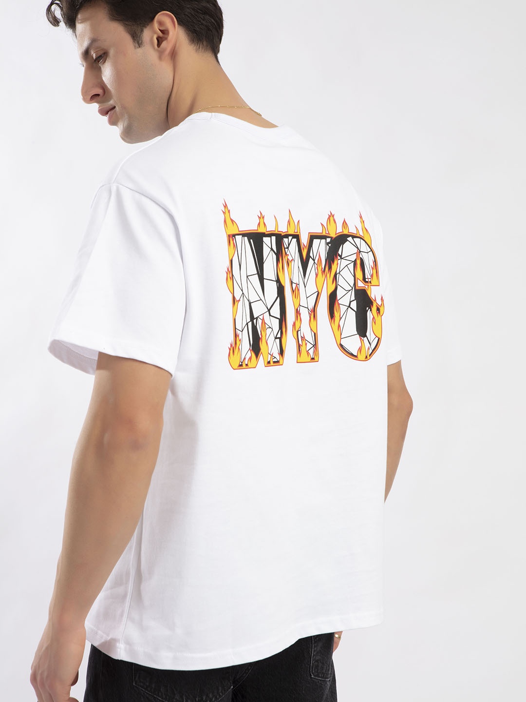 catch Typography Printed Drop-Shoulder Sleeves Pure Cotton Relaxed Fit T-shirt, White
catch Typography Printed Drop-Shoulder Sleeves Pure Cotton Relaxed Fit T-shirt, White