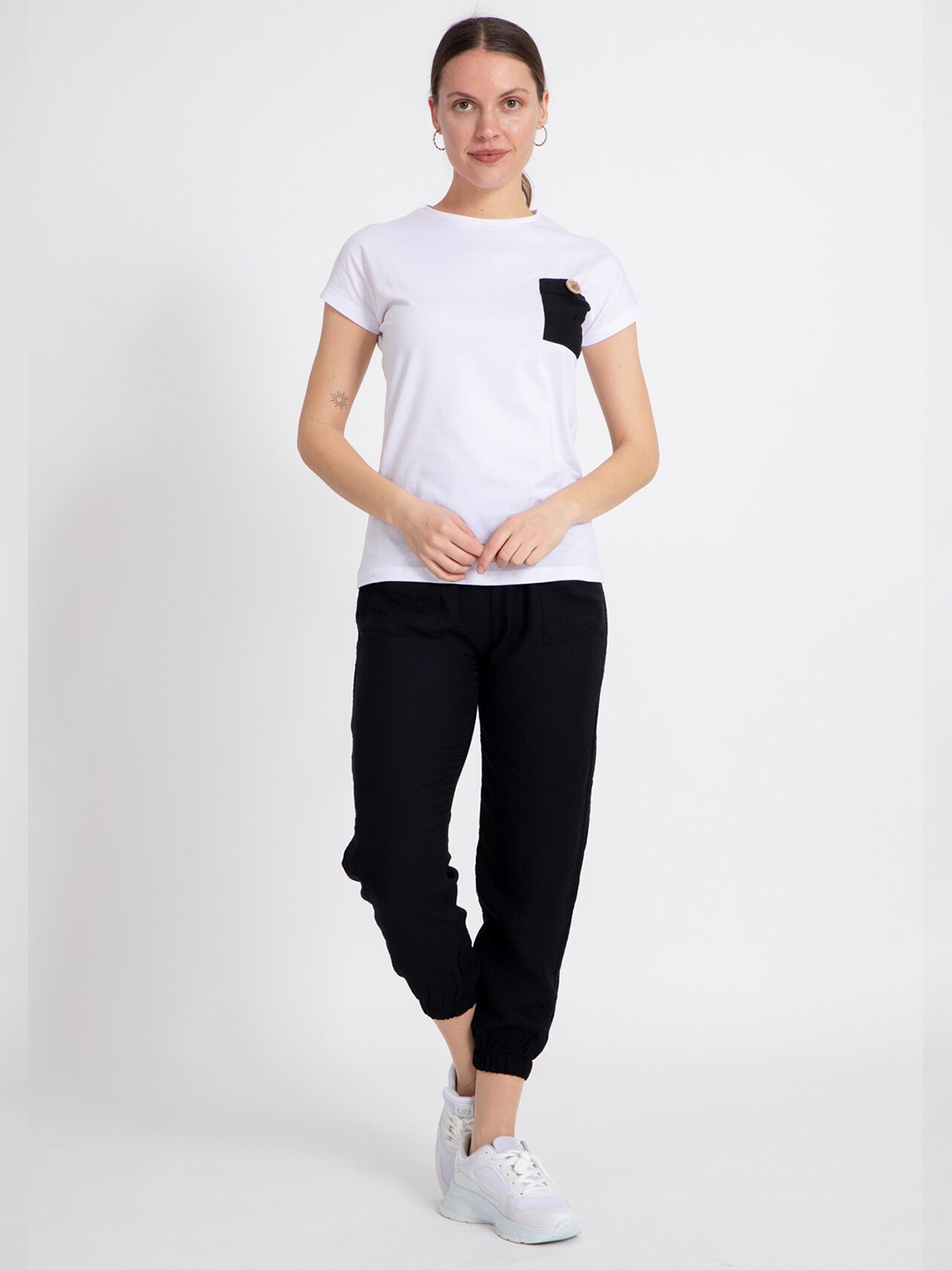 PRET A TUER Women Solid Pure Cotton T-Shirt With Joggers Tracksuit, Black
