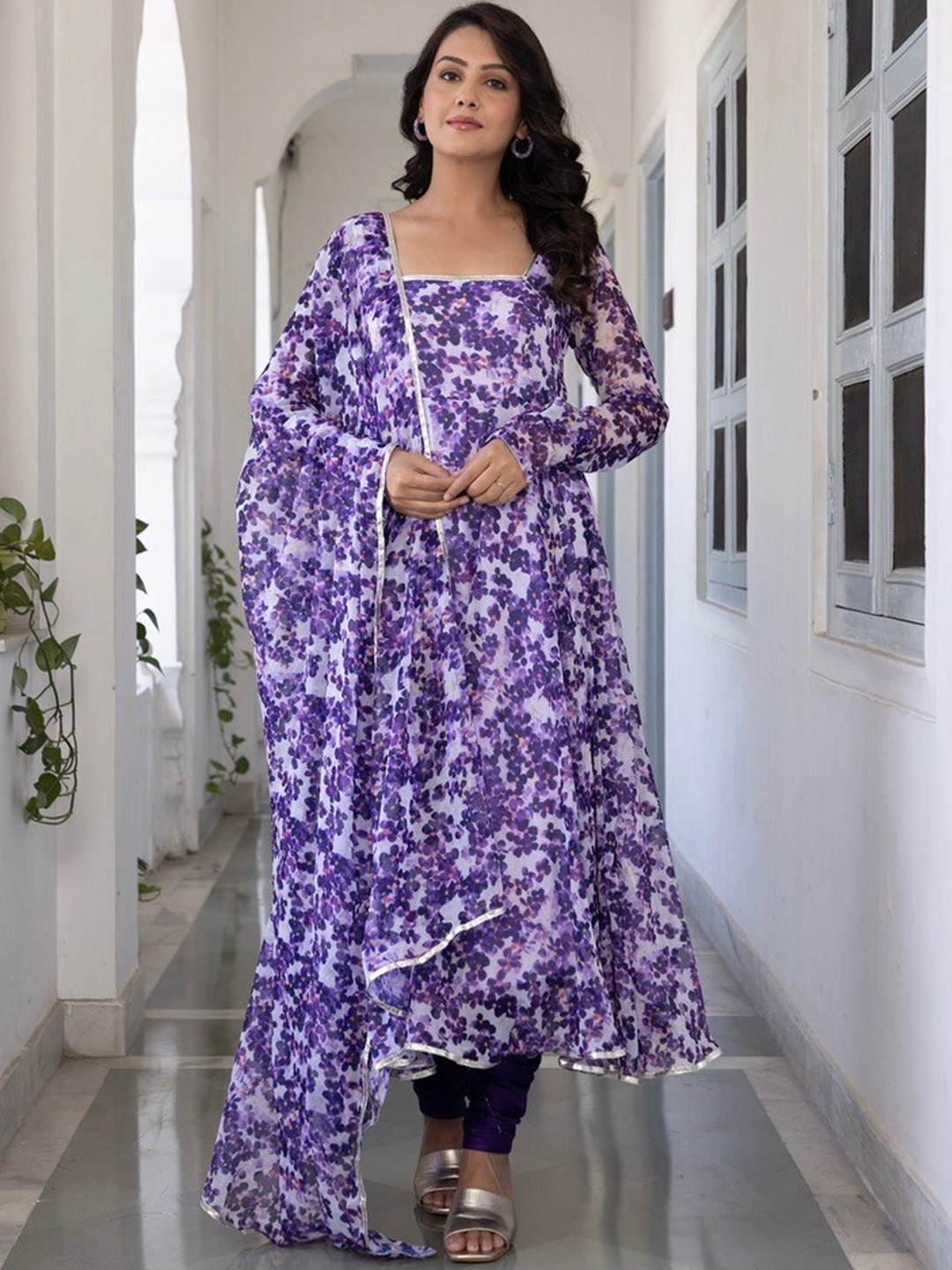 OneWe Floral Printed Square Neck Anakali Kurta With Churidar & Dupatta, Lavender
OneWe Floral Printed Square Neck Anakali Kurta With Churidar & Dupatta, Lavender