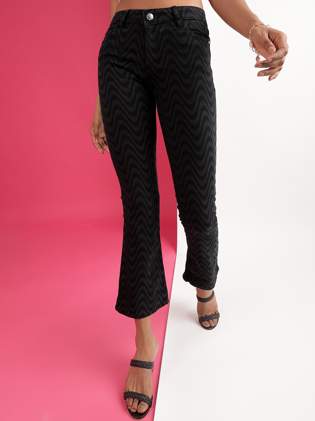 Freehand by The Indian Garage Co Women Black High-Rise Clean Look Cropped Stretchable Bootcut Jeans
Freehand by The Indian Garage Co Women Black High-Rise Clean Look Cropped Stretchable Bootcut Jeans