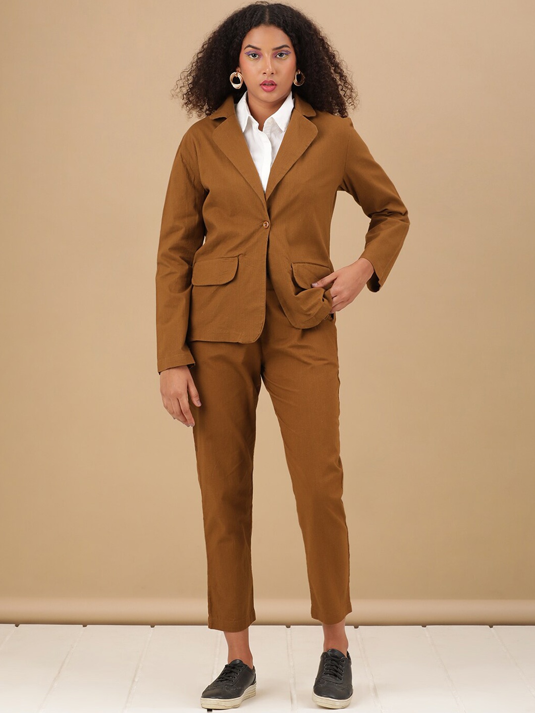 Freehand by The Indian Garage Co Single Breasted Pure Cotton Blazer & Trousers Co Ords, Brown
Freehand by The Indian Garage Co Single Breasted Pure Cotton Blazer & Trousers Co Ords, Brown