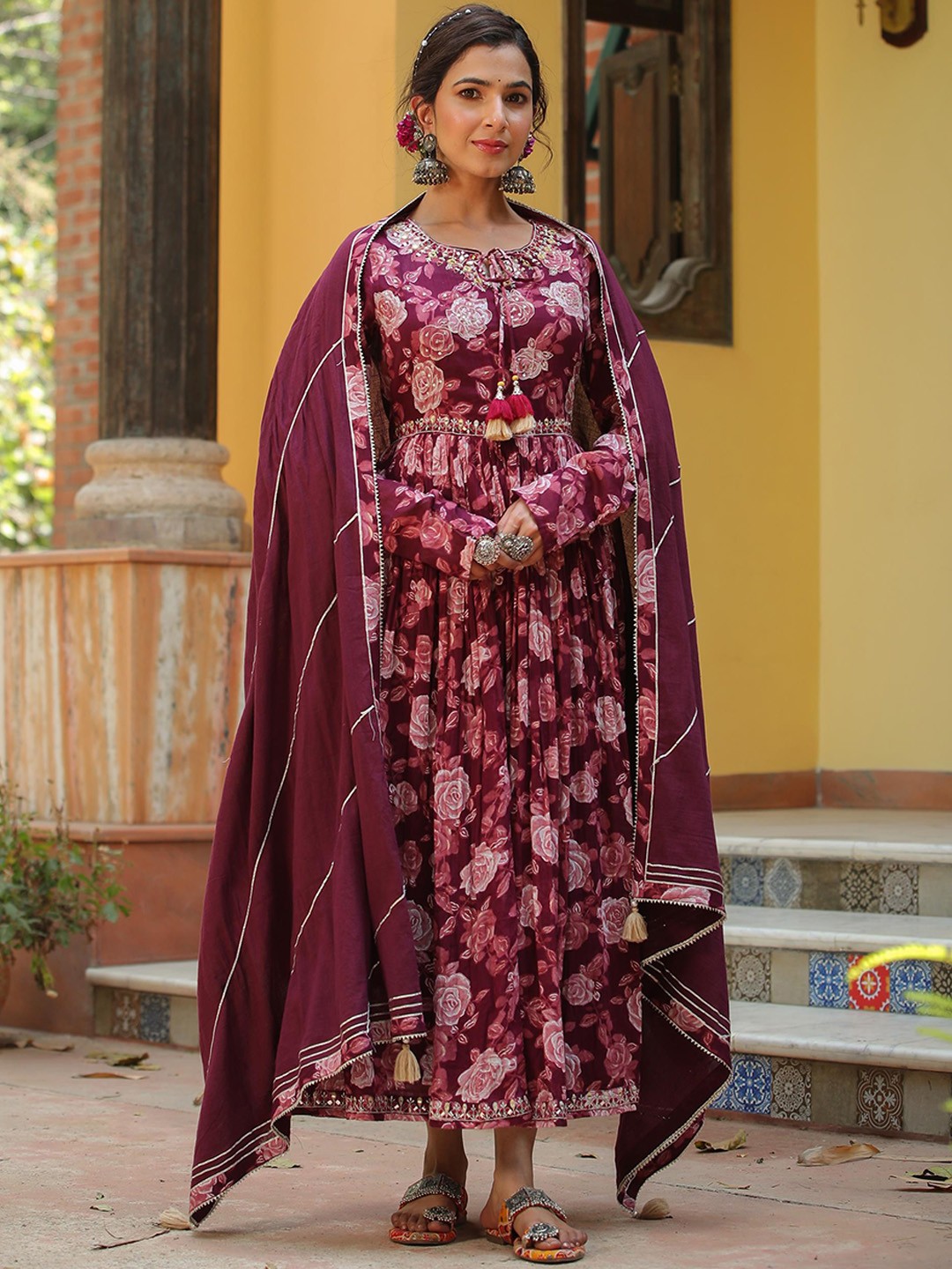 SCAKHI Floral Printed Gotta Patti Gathered Fit & Flare Cotton Ethnic Dress With Dupatta, Mauve
SCAKHI Floral Printed Gotta Patti Gathered Fit & Flare Cotton Ethnic Dress With Dupatta, Mauve
