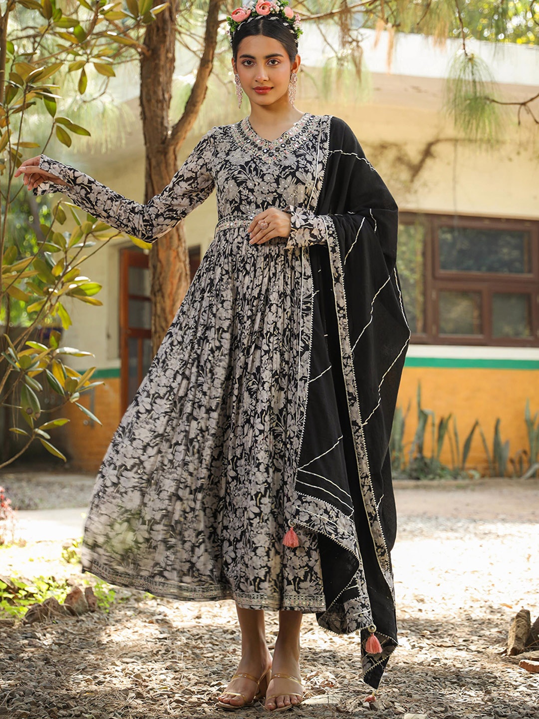 SCAKHI Floral Printed Mirror Work Embroidered Ethnic Dress With Gota Work Dupatta And Belt, Black
SCAKHI Floral Printed Mirror Work Embroidered Ethnic Dress With Gota Work Dupatta And Belt, Black