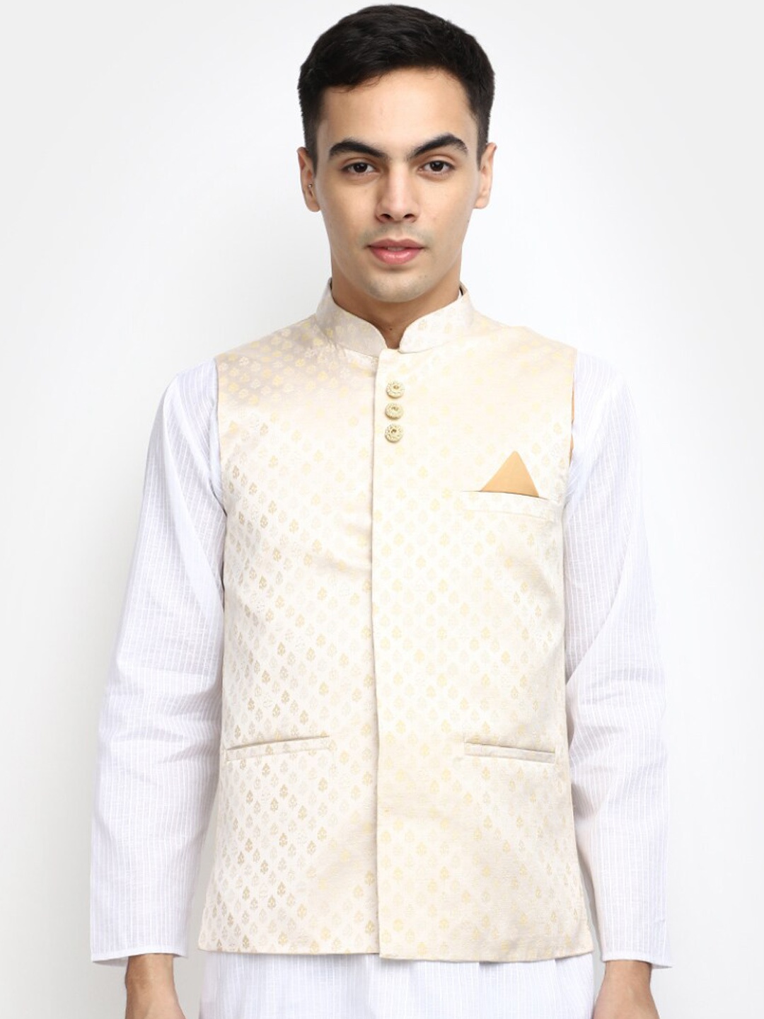 V-Mart Woven Design Mandarin Collar Sleeveless Nehru Jacket With Pocket Square, Cream
V-Mart Woven Design Mandarin Collar Sleeveless Nehru Jacket With Pocket Square, Cream