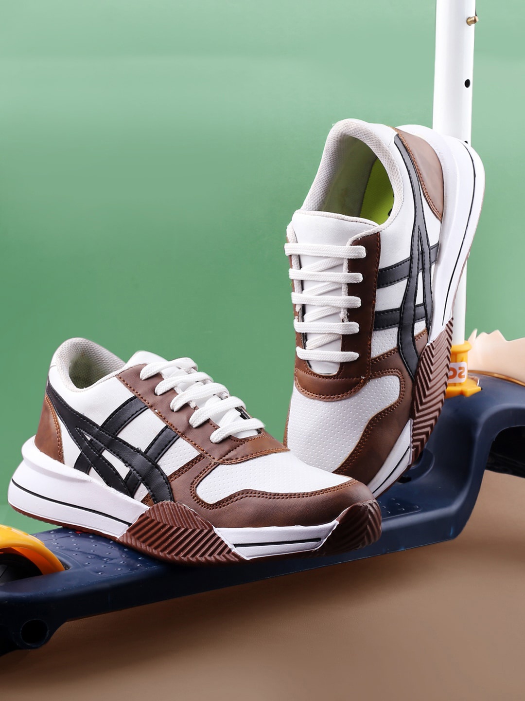 mr.wonker Men Deziner Colourblocked Waterproof Lining Comfort Contrast Sole Sneakers, White
mr.wonker Men Deziner Colourblocked Waterproof Lining Comfort Contrast Sole Sneakers, White