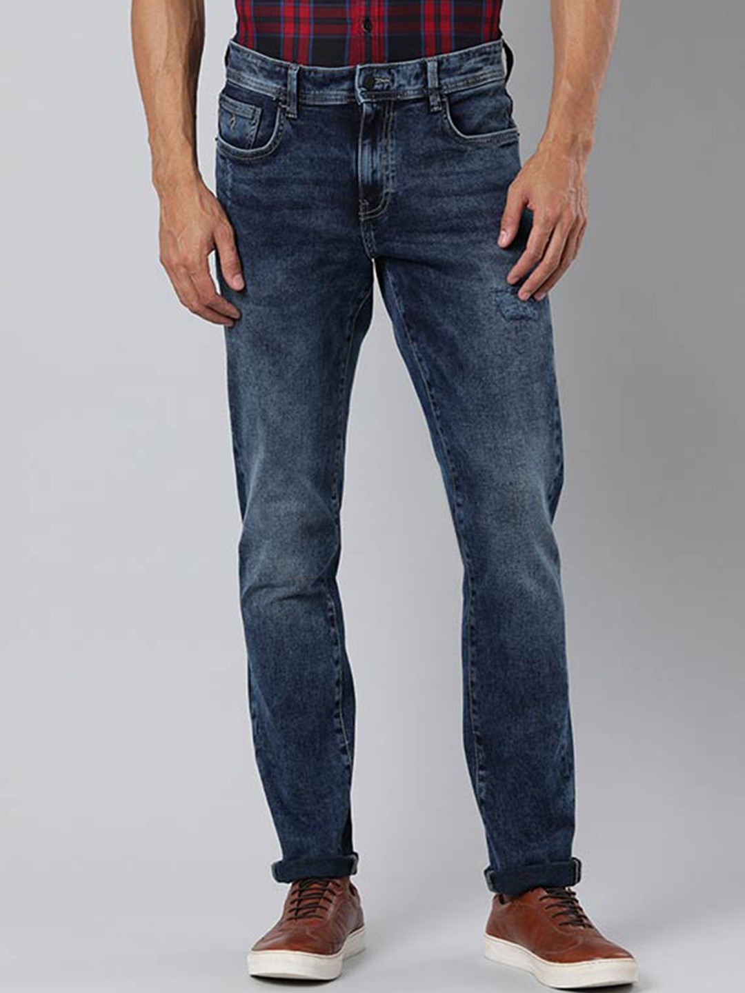 Indian Terrain Men Mid-Rise Brooklyn Slim Fit Heavy Fade Clean Look Stretchable Jeans, Blue
Indian Terrain Men Mid-Rise Brooklyn Slim Fit Heavy Fade Clean Look Stretchable Jeans, Blue