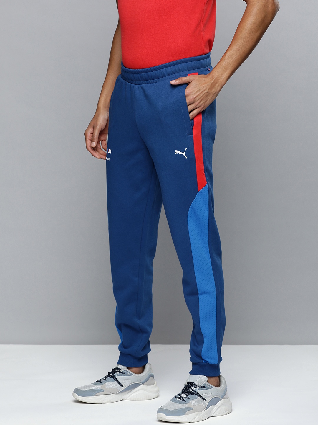 PUMA Motorsport Men Regular Fit Mid-Rise BMW Sweat Joggers With Side Taping Detail, Blue
PUMA Motorsport Men Regular Fit Mid-Rise BMW Sweat Joggers With Side Taping Detail, Blue