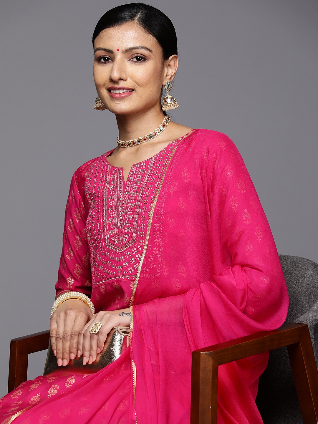 Libas Floral Yoke Design Panelled Zari Sweetheart Neck Kurta With Trousers & Dupatta, Pink
Libas Floral Yoke Design Panelled Zari Sweetheart Neck Kurta With Trousers & Dupatta, Pink