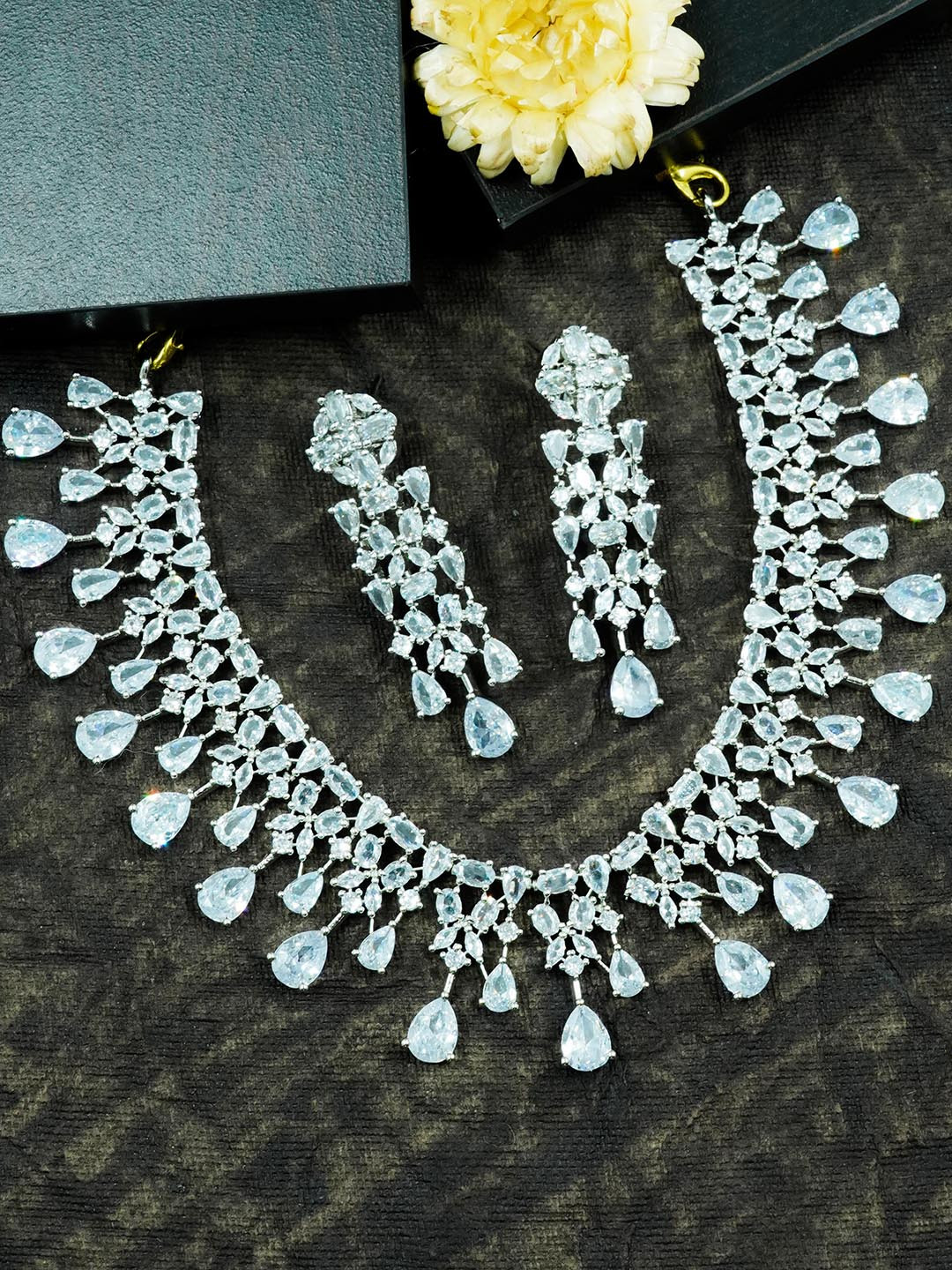 GRIIHAM White Gold-Plated American Diamond-Studded Necklace and Earrings Set, Silver
GRIIHAM White Gold-Plated American Diamond-Studded Necklace and Earrings Set, Silver