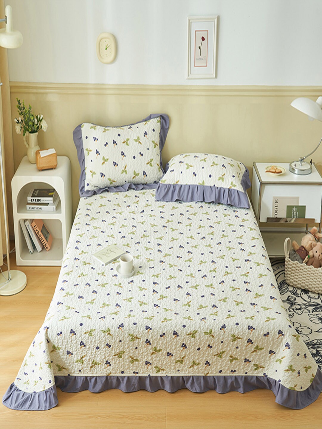 JC Collection White & Purple Printed 162 TC King Bed Bed Cover With 2 Pillow Covers
JC Collection White & Purple Printed 162 TC King Bed Bed Cover With 2 Pillow Covers