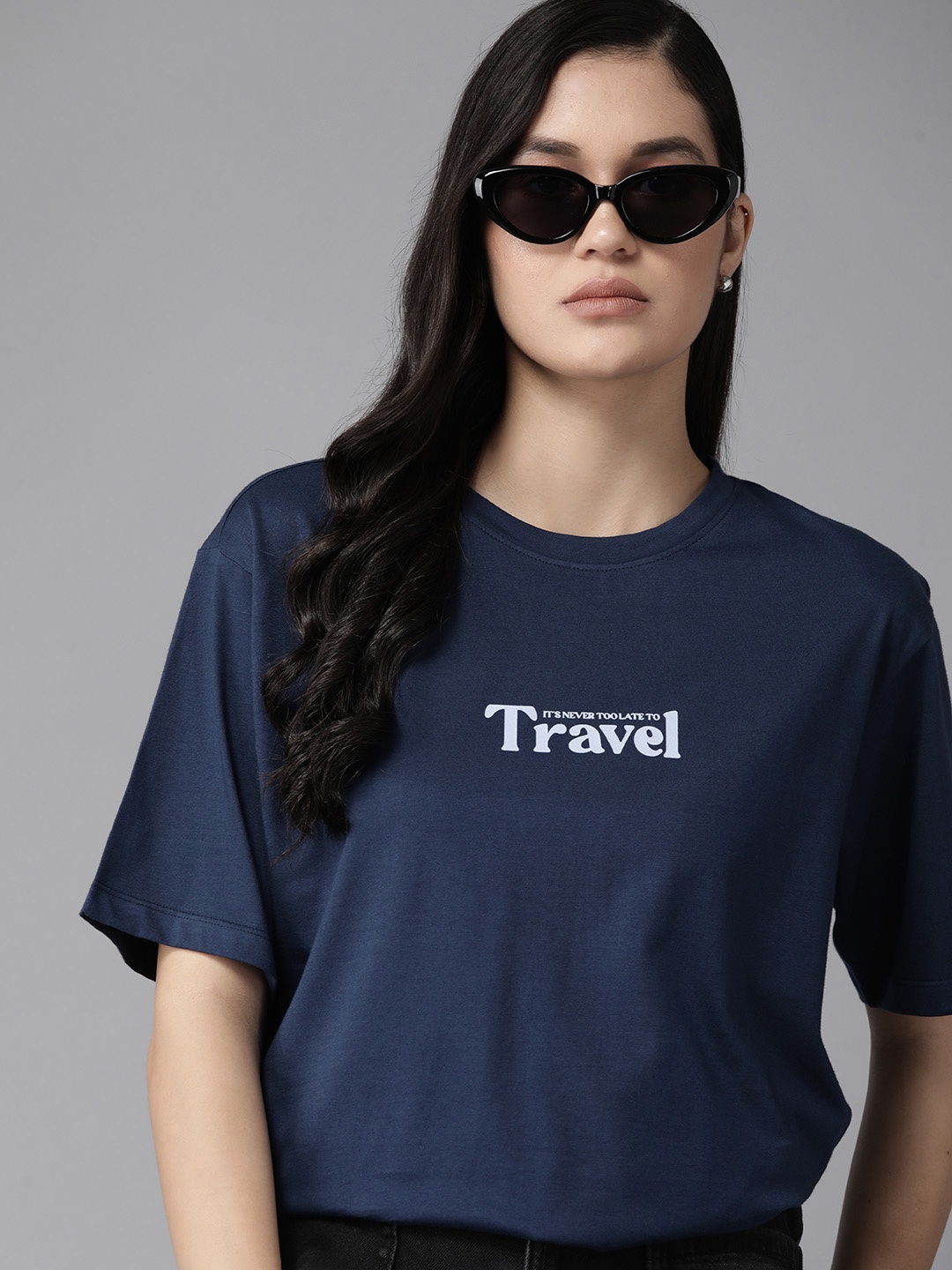 The Roadster Lifestyle Co. Printed Drop-Shoulder Sleeves Cotton Oversized T-shirt, Navy blue
The Roadster Lifestyle Co. Printed Drop-Shoulder Sleeves Cotton Oversized T-shirt, Navy blue