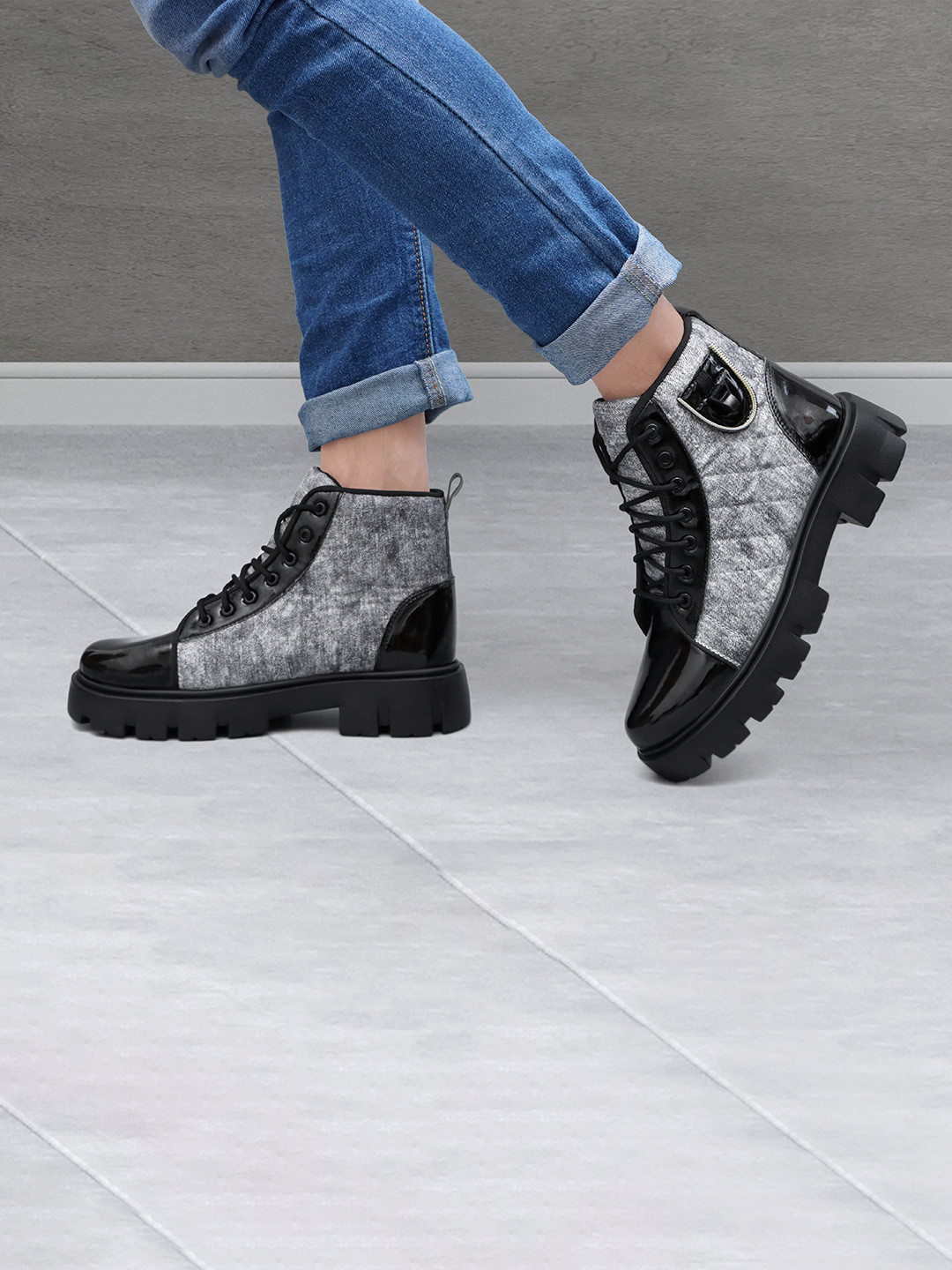 Rising Wolf Men Colourblocked High-Top Regular Boots, White 
Rising Wolf Men Colourblocked High-Top Regular Boots, White