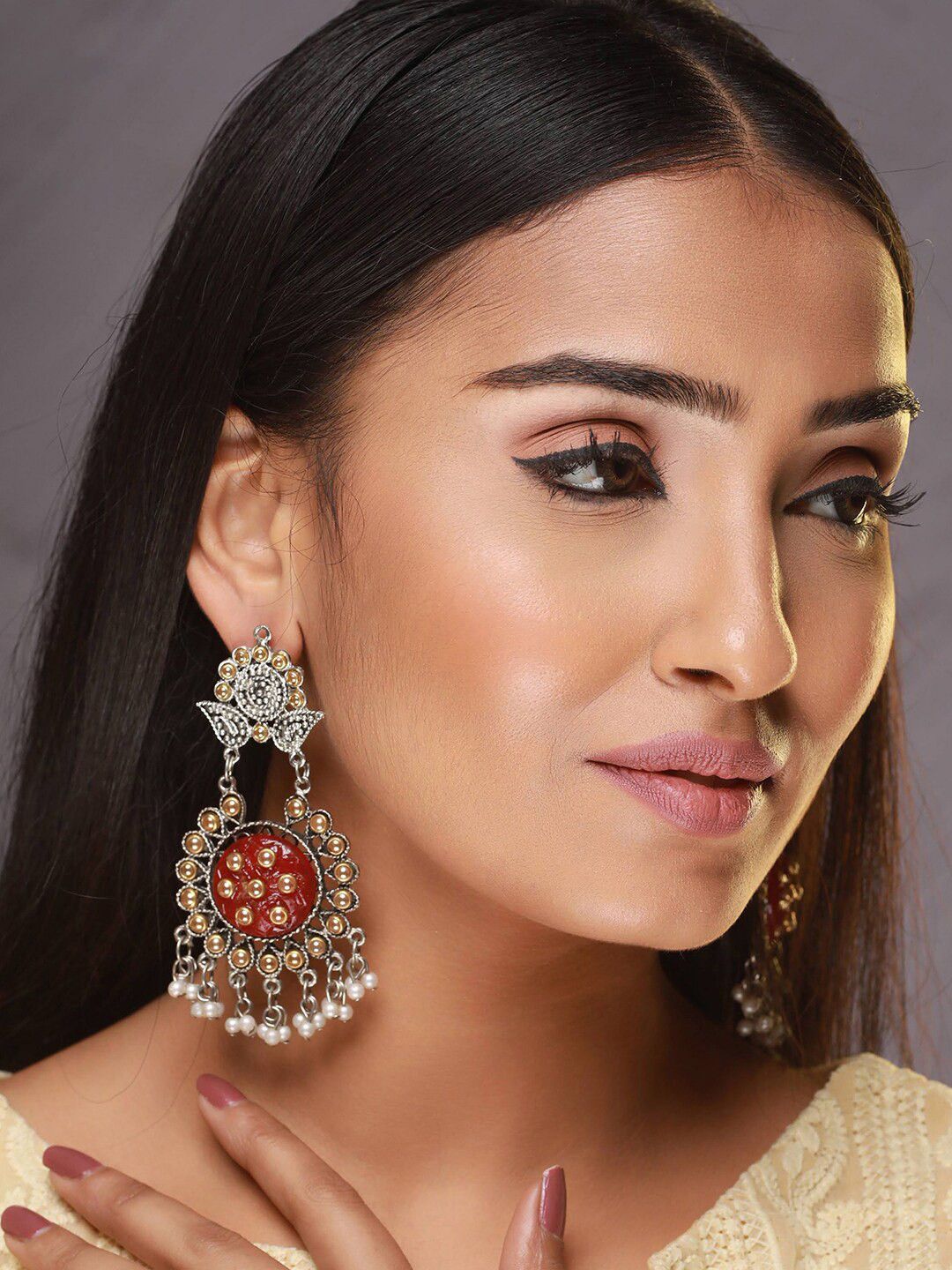 Sangria Silver-Plated Kundan Studded & Beaded Chandbalis Earrings 
Sangria Silver-Plated Kundan Studded & Beaded Chandbalis Earrings