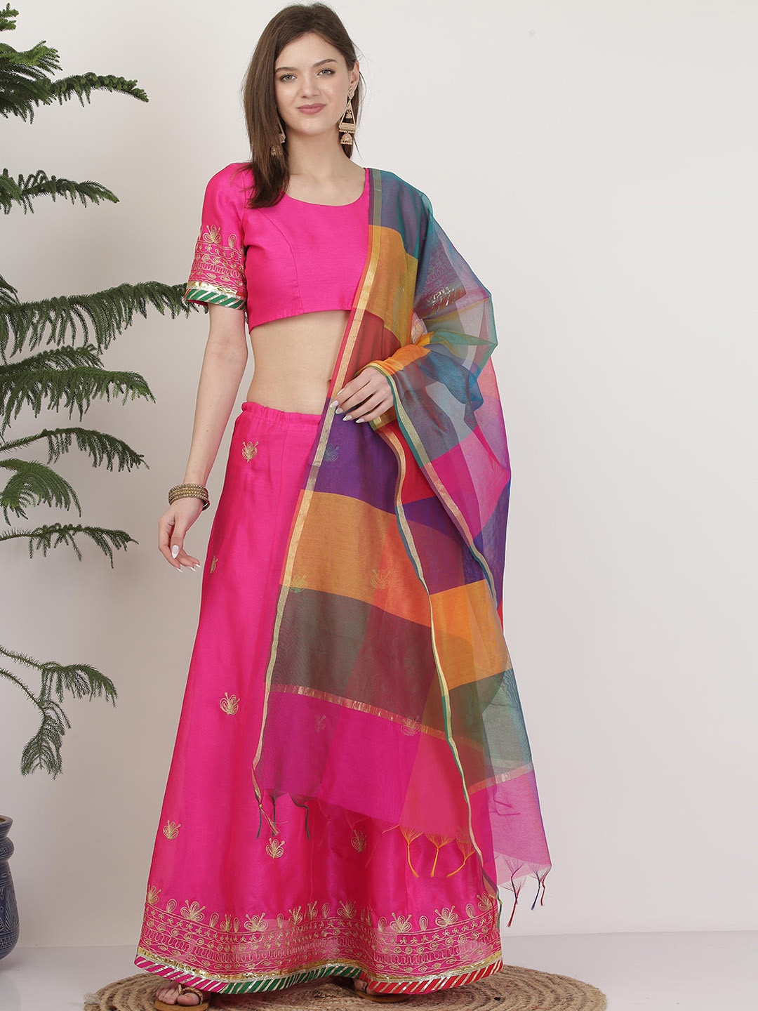 KAANCHIE NANGGIA Fuchsia Embroidered Thread Work Ready to Wear Lehenga & Blouse With Dupatta
KAANCHIE NANGGIA Fuchsia Embroidered Thread Work Ready to Wear Lehenga & Blouse With Dupatta