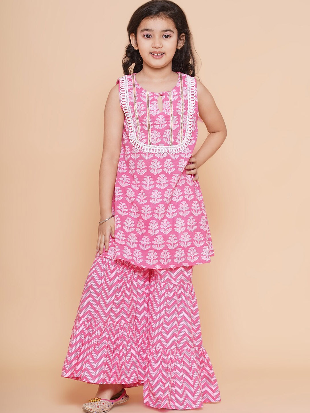 Bitiya by Bhama Girls Printed Lace Detail Gotta Patti Pure Cotton Kurta with Sharara, Pink
Bitiya by Bhama Girls Printed Lace Detail Gotta Patti Pure Cotton Kurta with Sharara, Pink