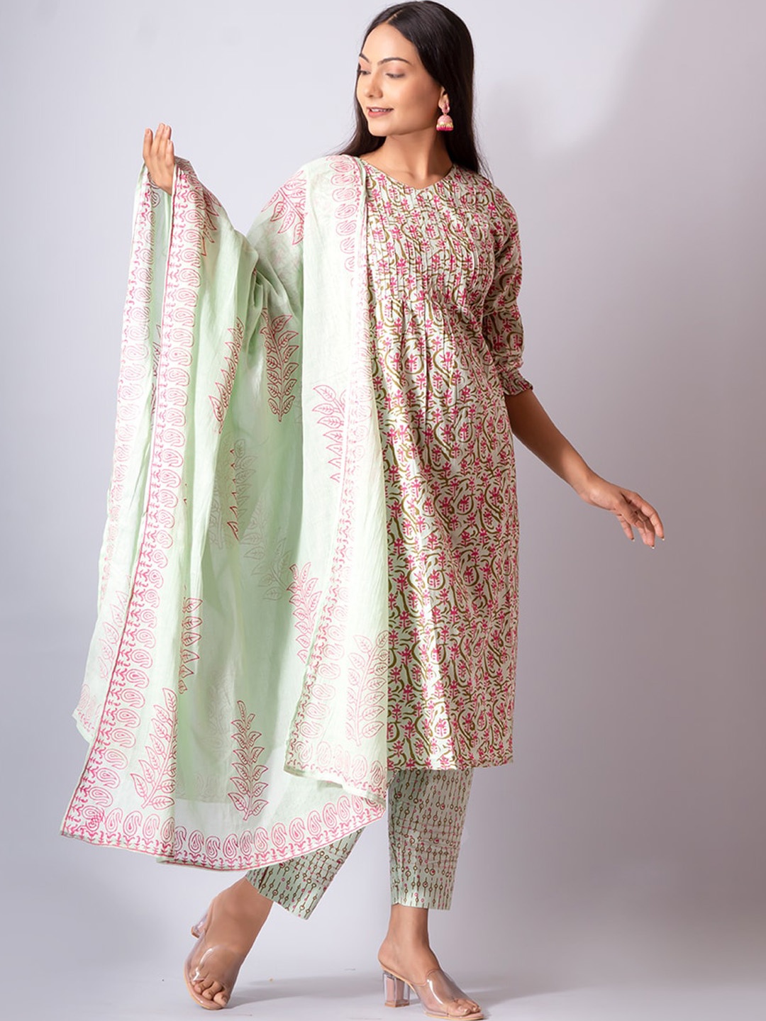 NAYRA Floral Printed Puff Sleeves A-Line Pure Cotton Kurta with Trousers & Dupatta, Off white
NAYRA Floral Printed Puff Sleeves A-Line Pure Cotton Kurta with Trousers & Dupatta, Off white