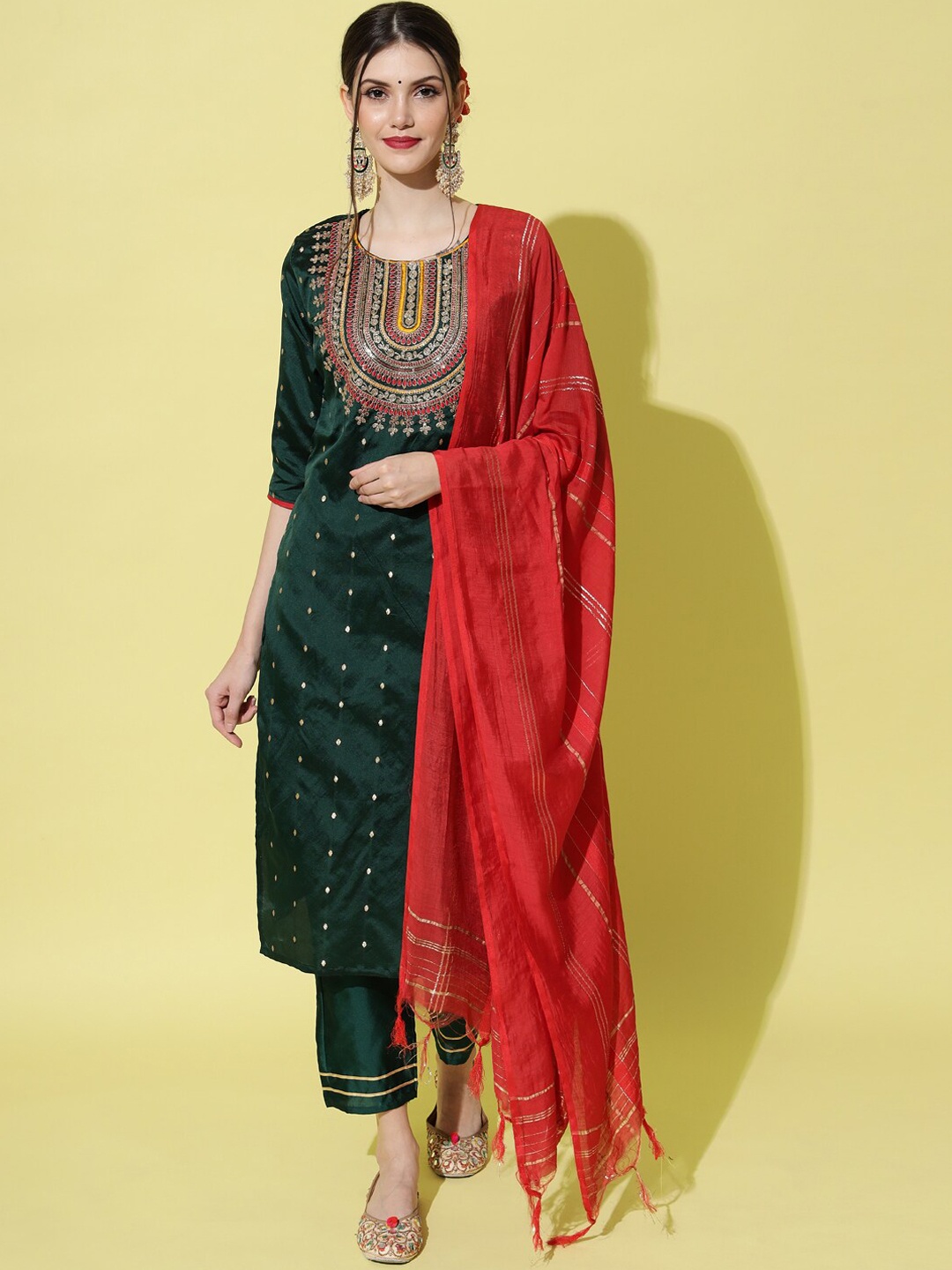 KALINI Ethnic Motifs Yoke Design Regular Thread Work Kurta with Trousers & With Dupatta, Green
KALINI Ethnic Motifs Yoke Design Regular Thread Work Kurta with Trousers & With Dupatta, Green
