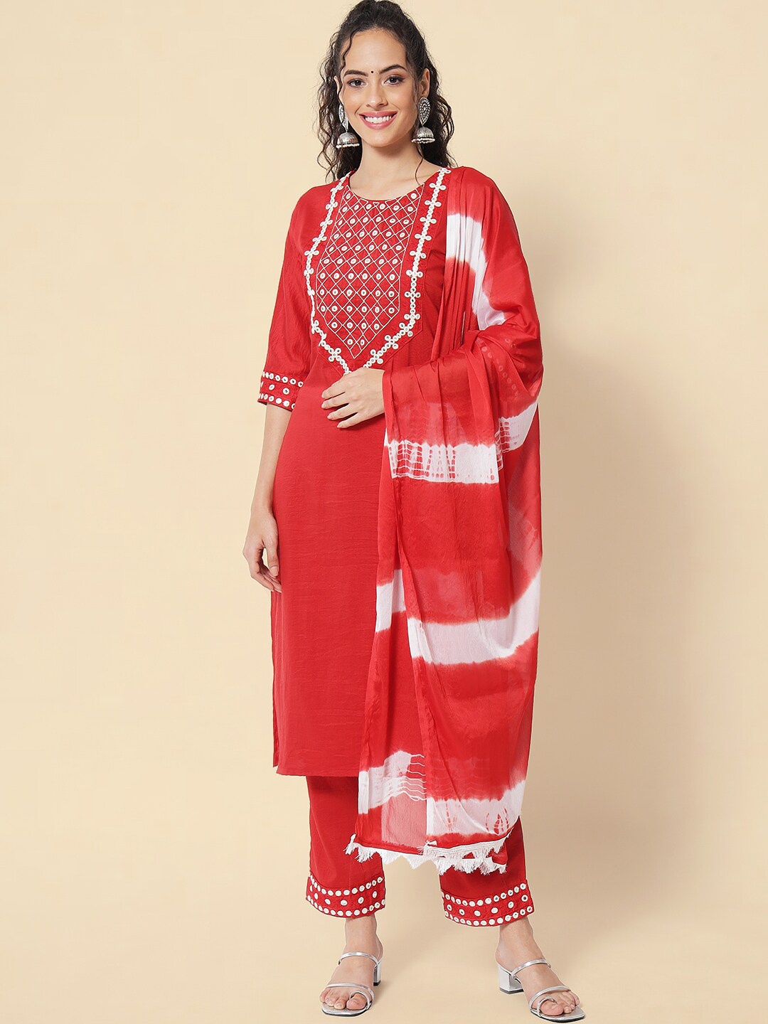 KALINI Ethnic Motifs Yoke Design Regular Mirror Work Kurta with Trousers & With Dupatta, Red
KALINI Ethnic Motifs Yoke Design Regular Mirror Work Kurta with Trousers & With Dupatta, Red