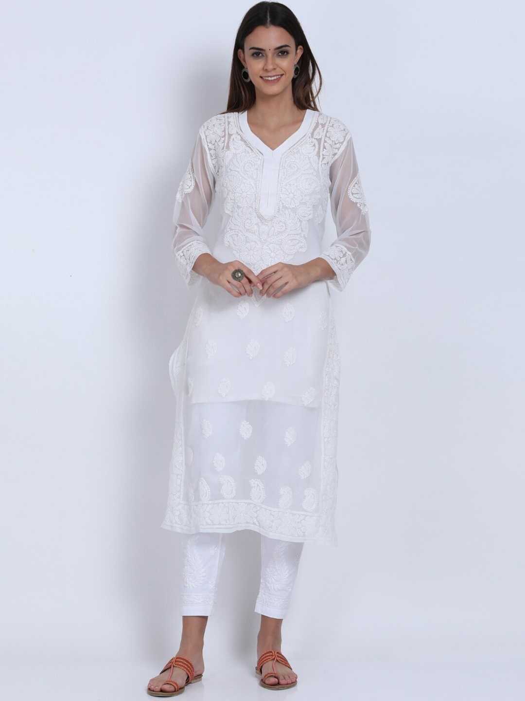 PARAMOUNT CHIKAN Ethnic Motifs Embroidered Chikankari Kurta with Trousers & Slip, White
PARAMOUNT CHIKAN Ethnic Motifs Embroidered Chikankari Kurta with Trousers & Slip, White