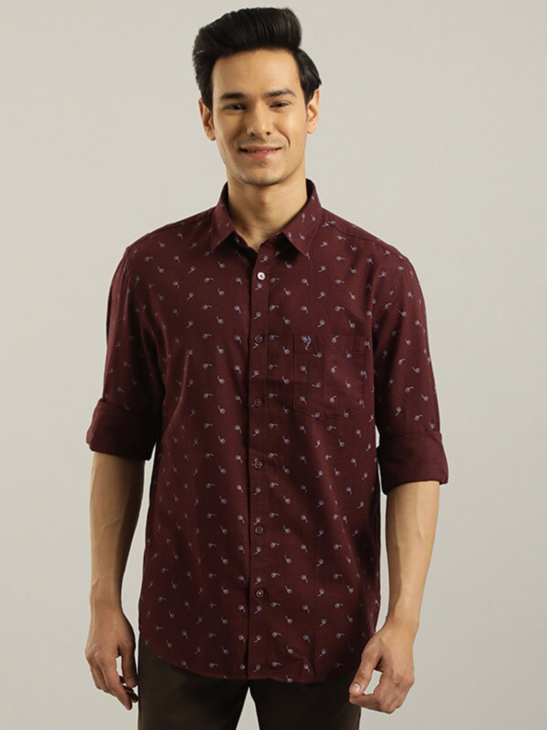 Indian Terrain Chiseled Floral Printed Pure Cotton Slim Fit Casual Shirt, Maroon
Indian Terrain Chiseled Floral Printed Pure Cotton Slim Fit Casual Shirt, Maroon